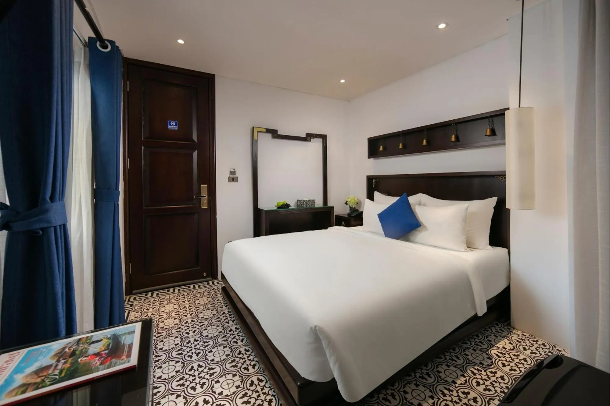 Photo of the whole room, Bed in Carillon Boutique Hotel