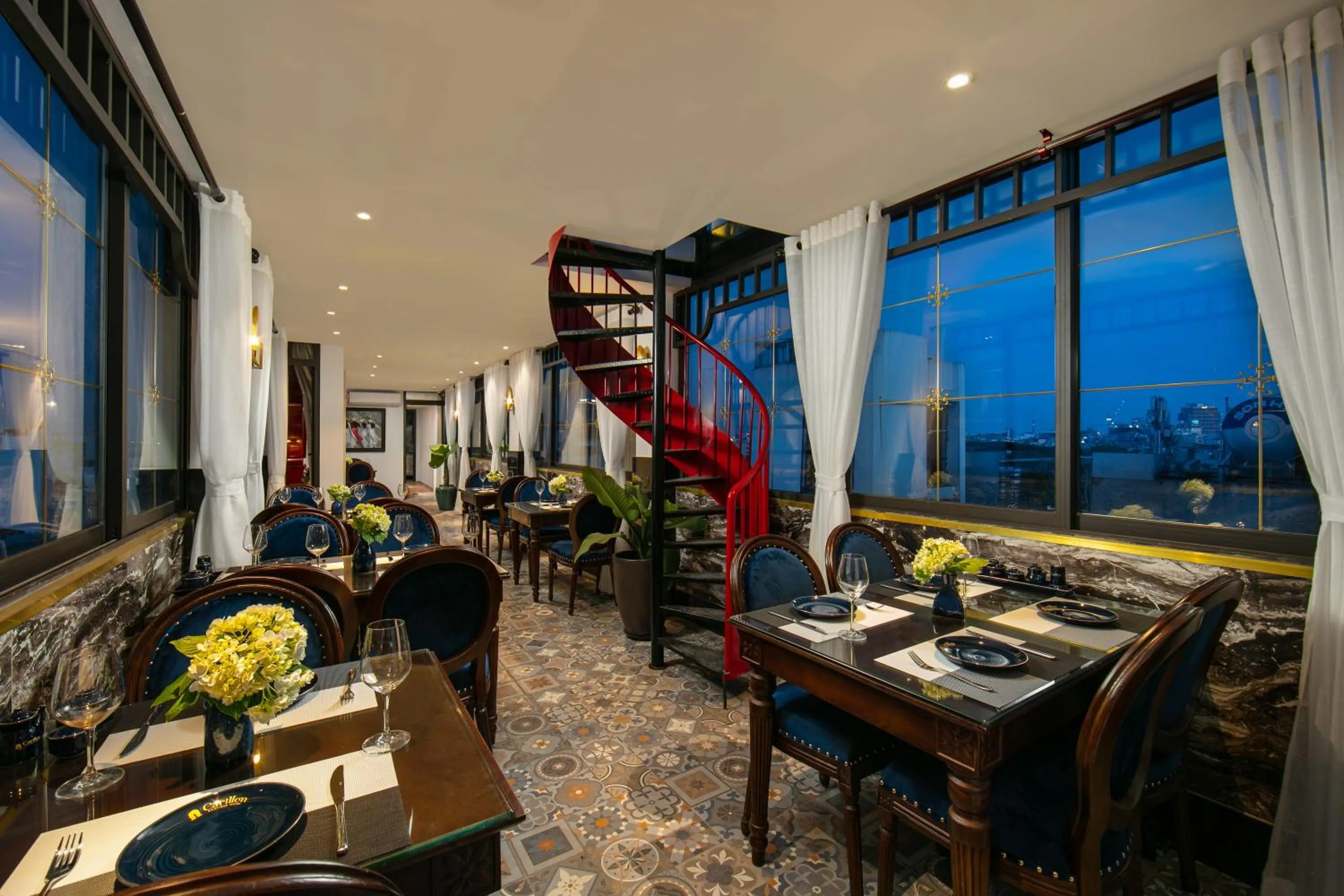 Restaurant/places to eat in Carillon Boutique Hotel