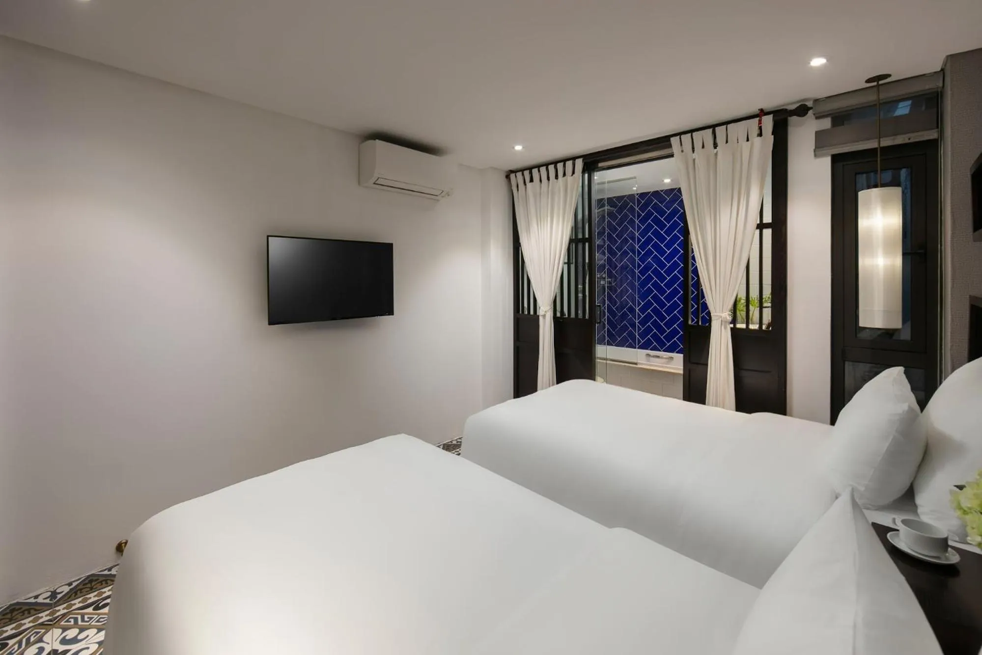 Photo of the whole room, Bed in Carillon Boutique Hotel