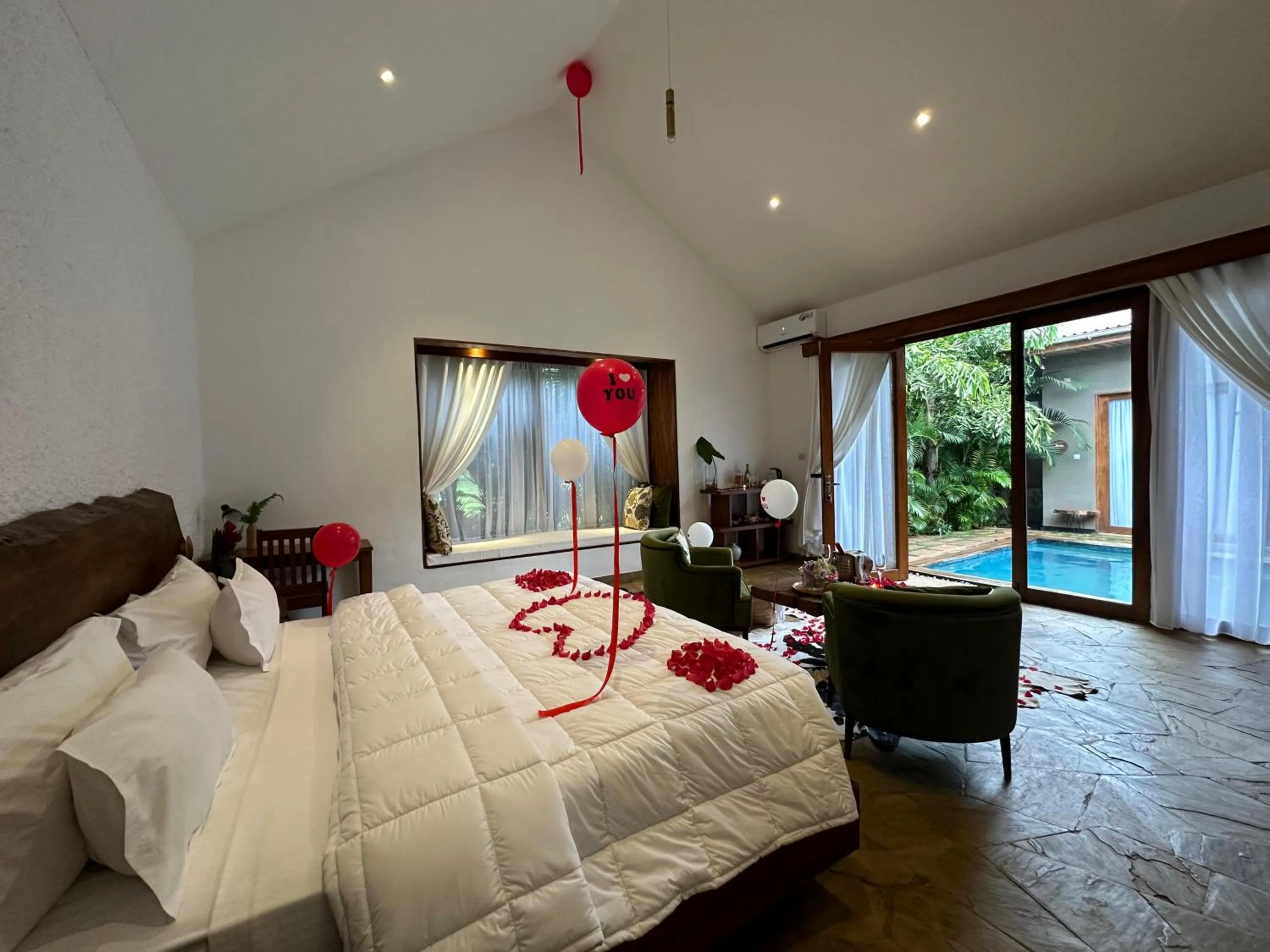 Bed in Tulivu Kilimanjaro Retreat