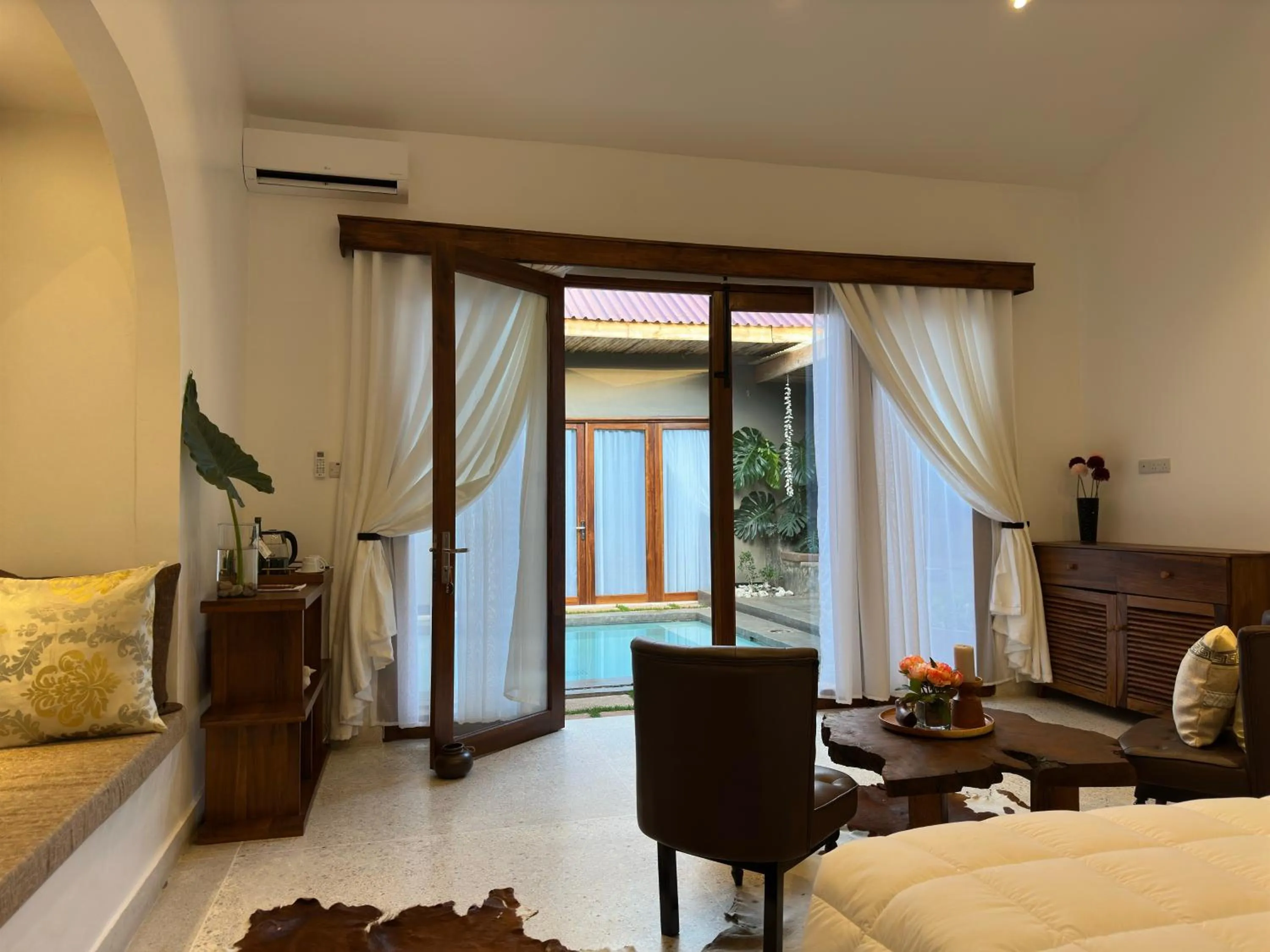 Bed in Tulivu Kilimanjaro Retreat