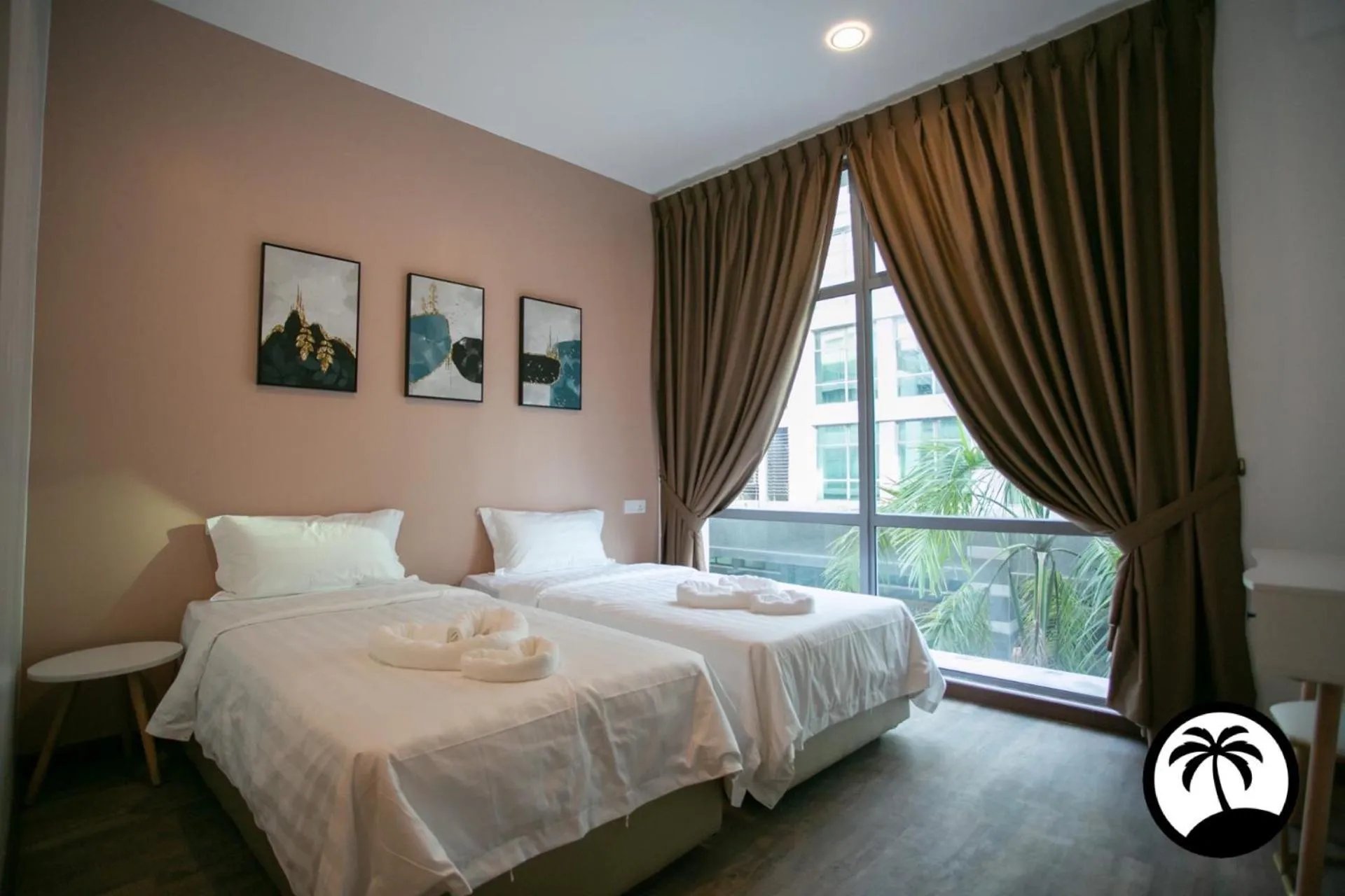 Bedroom, Bed in Paradise Suite at KK Times Square, beside Imago