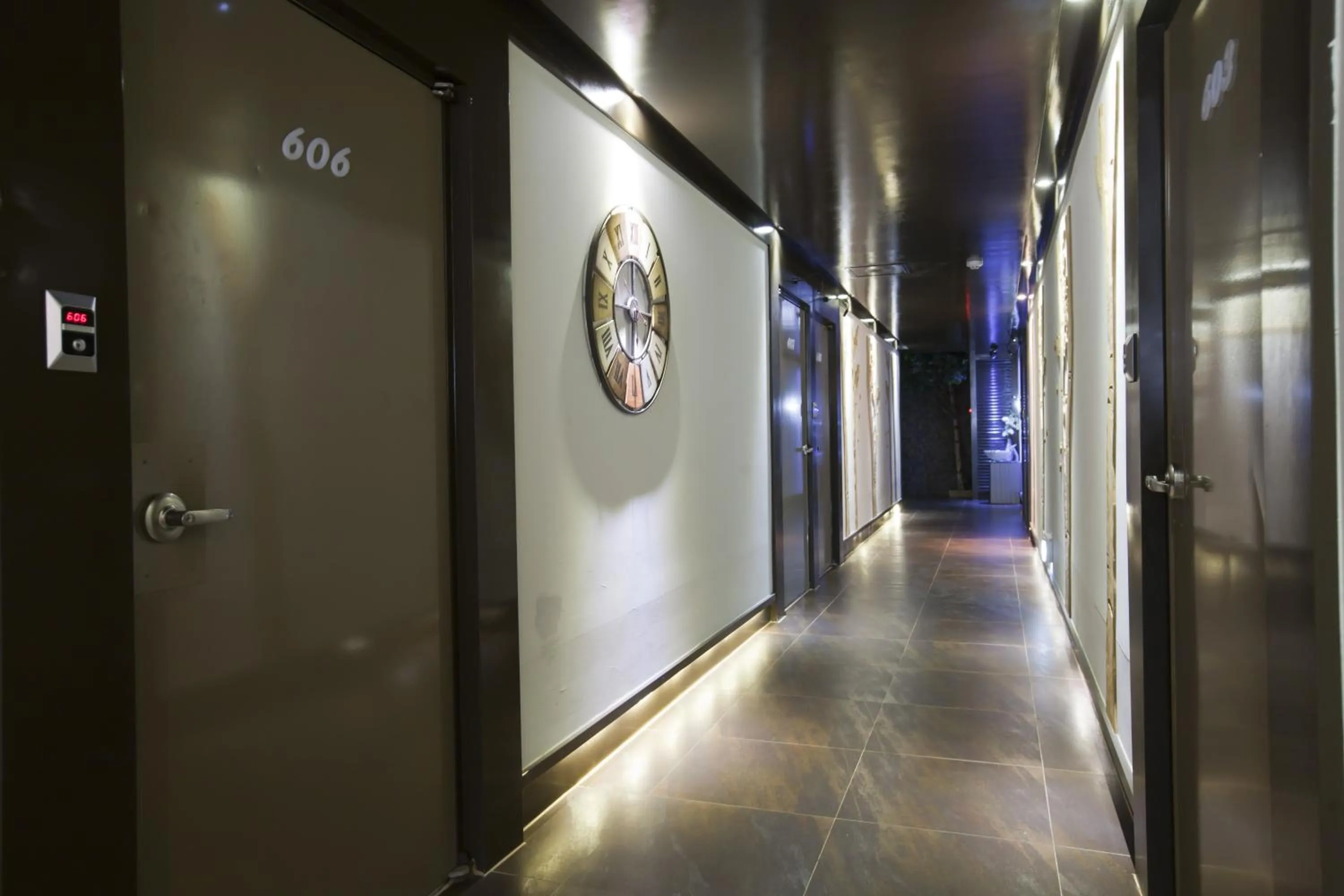 Property logo or sign in Max Motel - Sasang