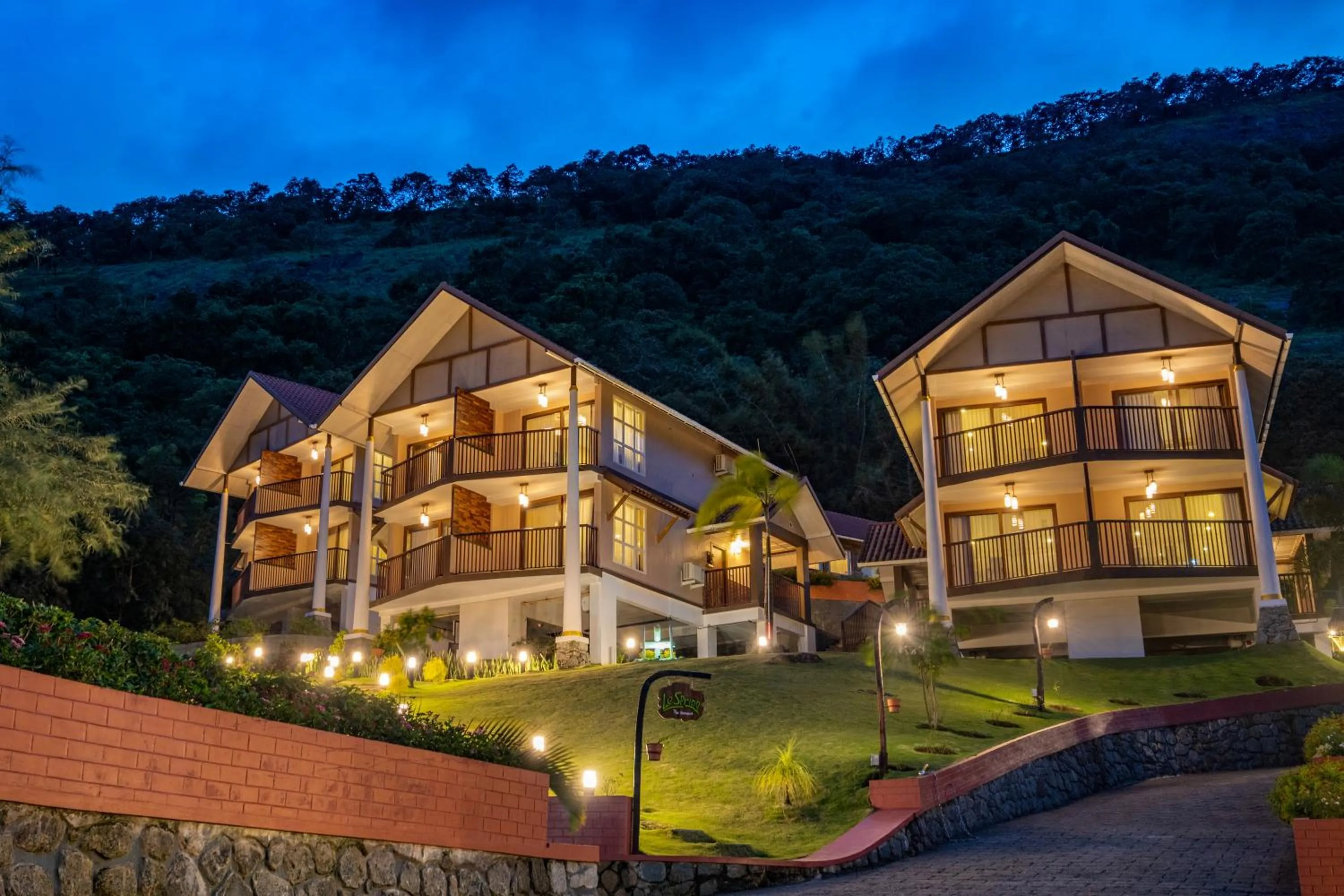 Property building in Au Revoir Wellness Resort, Malampuzha