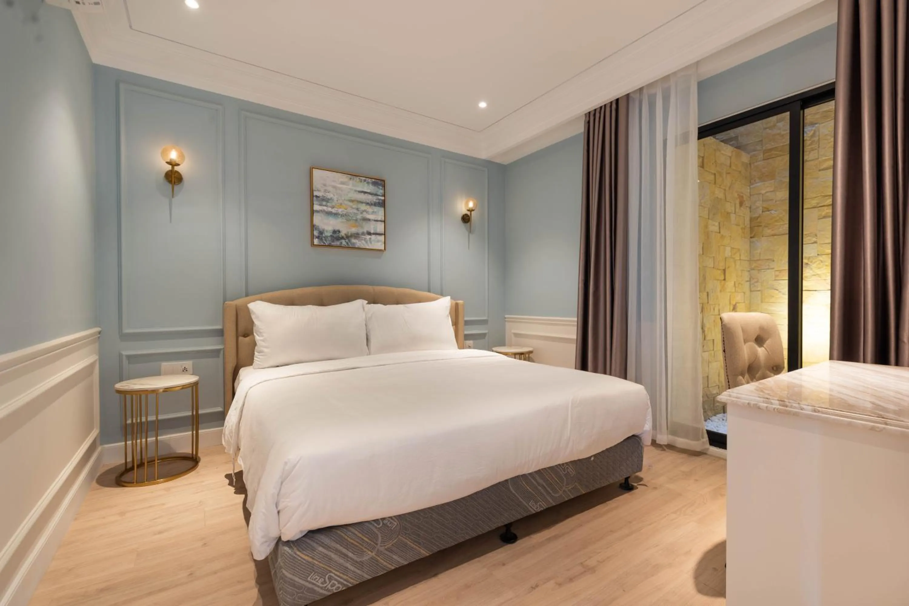 Bed in Louis Mo Apartment