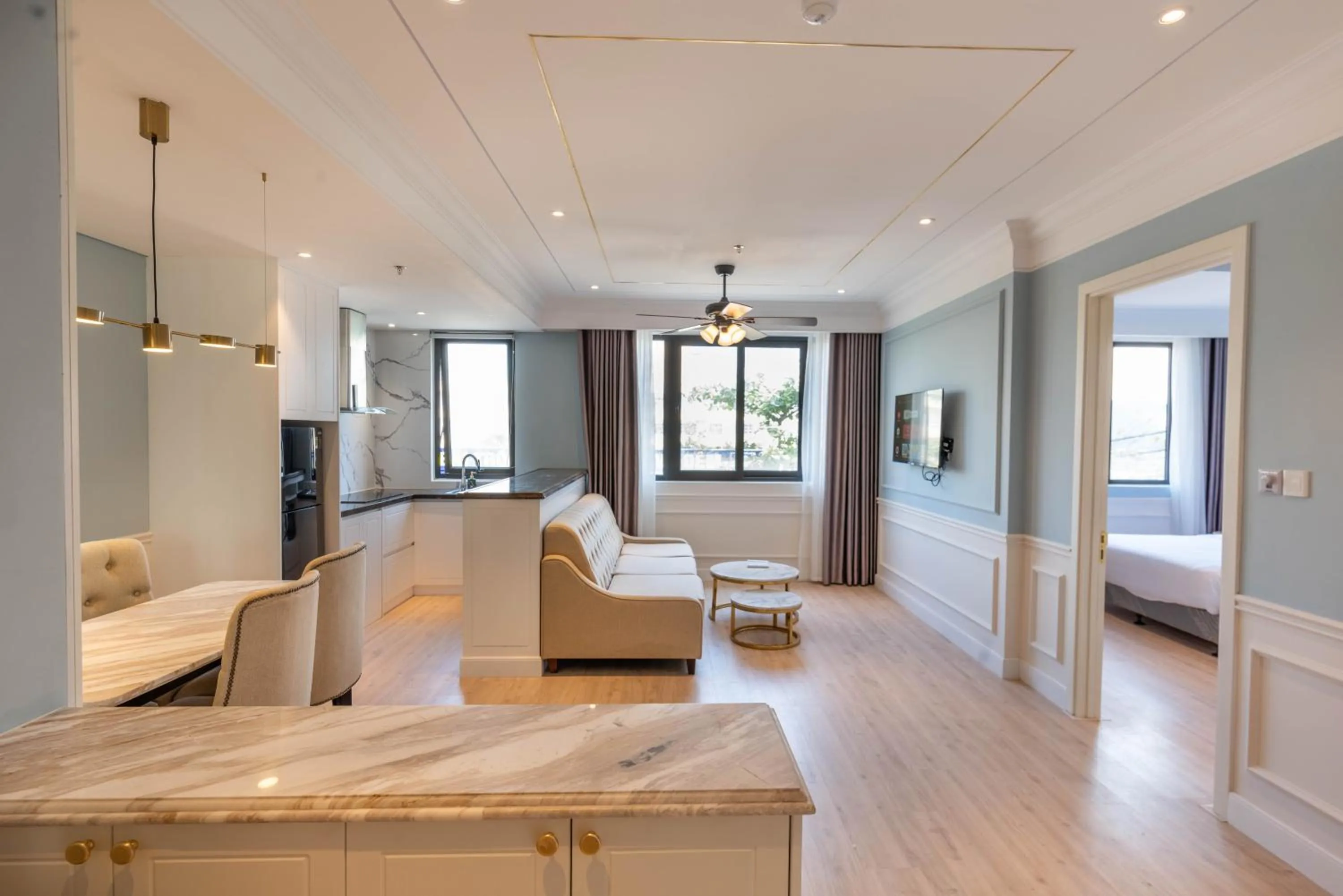 Communal lounge/ TV room in Louis Mo Apartment