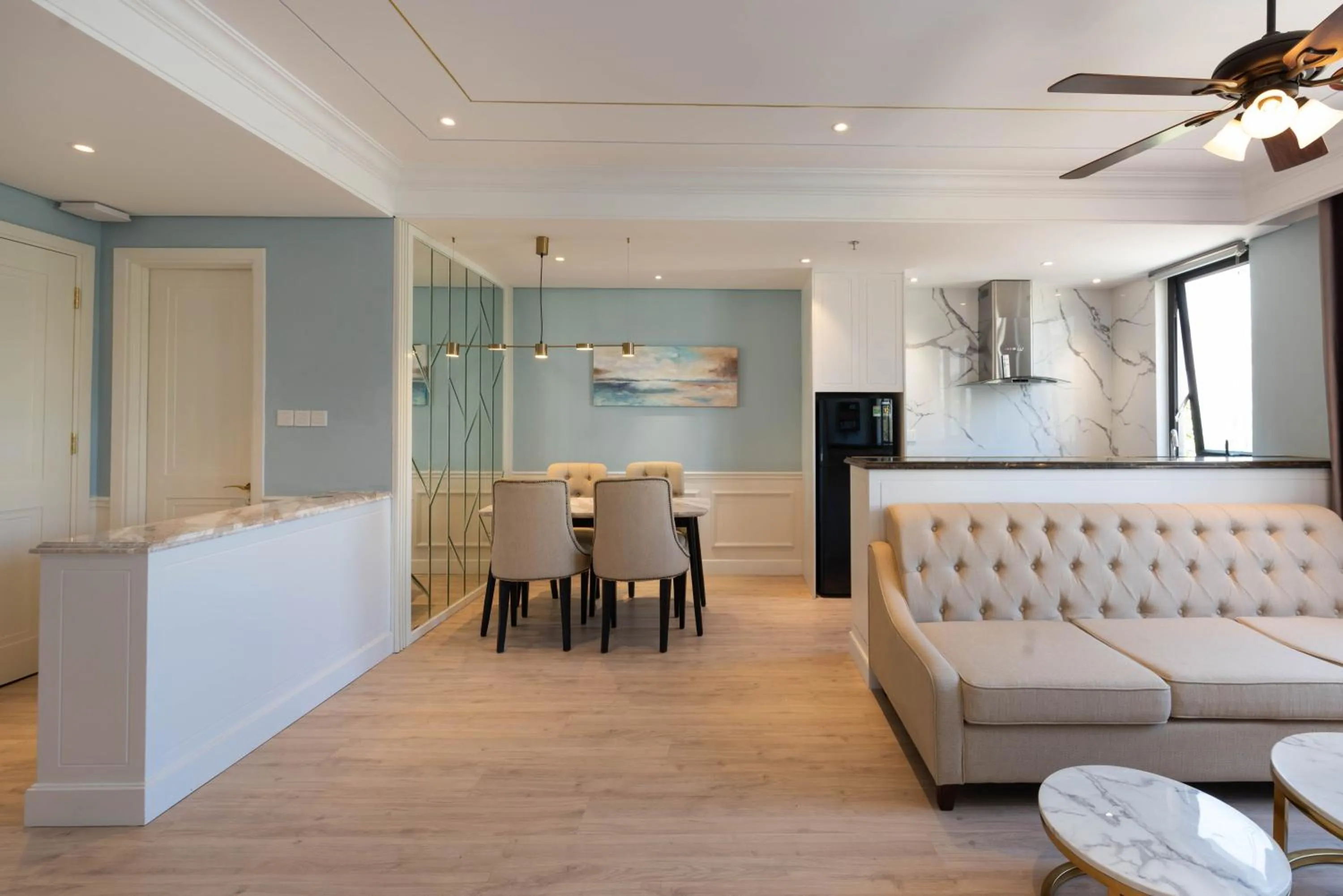 Kitchen or kitchenette in Louis Mo Apartment