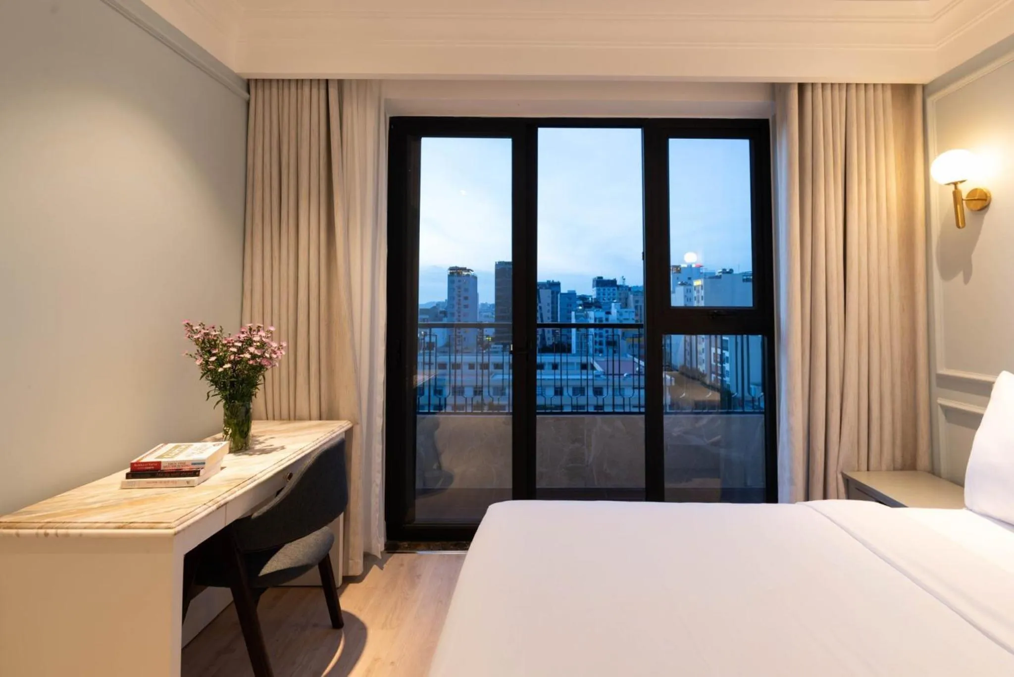 View (from property/room), Bed in Louis Mo Apartment