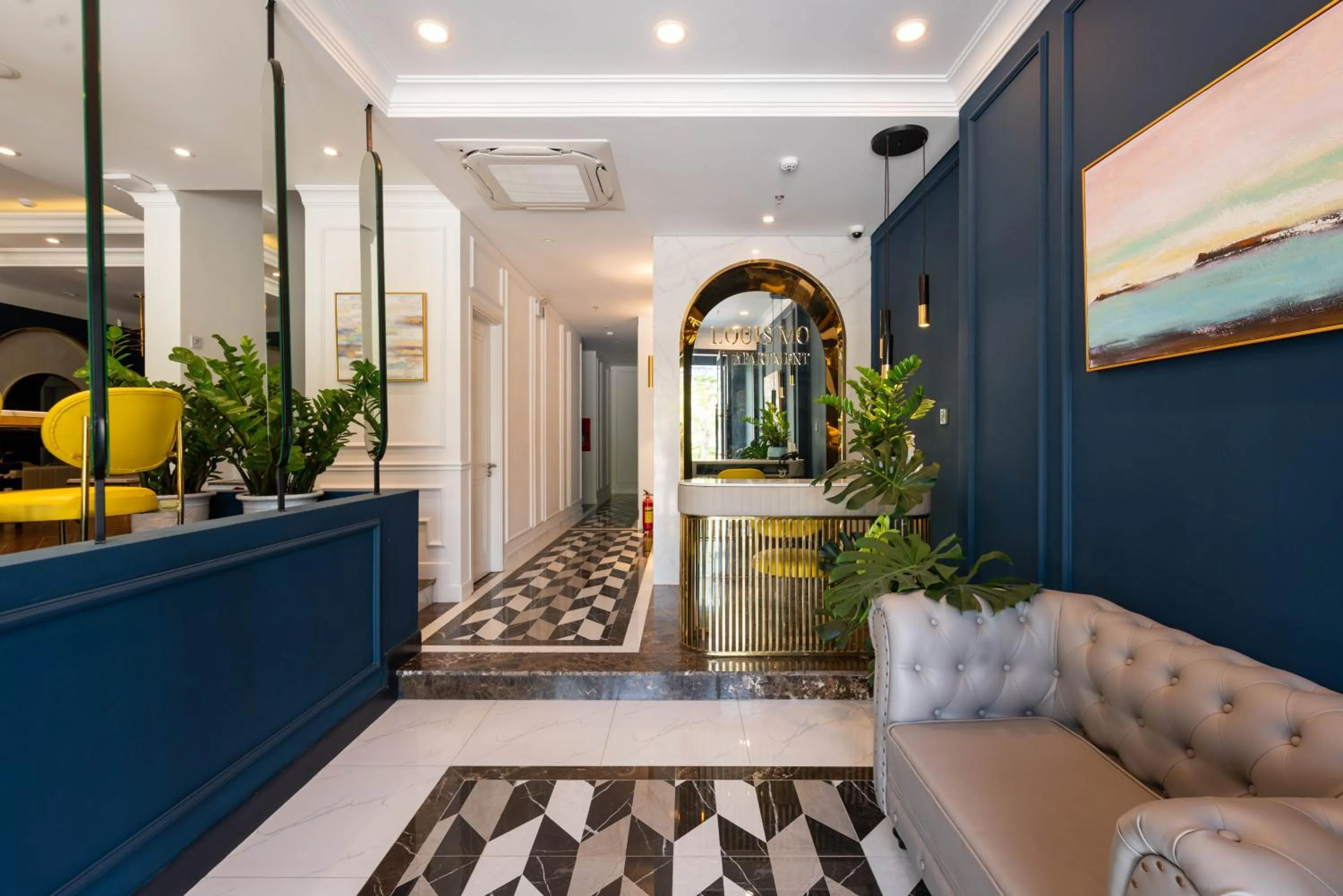 Lobby or reception in Louis Mo Apartment