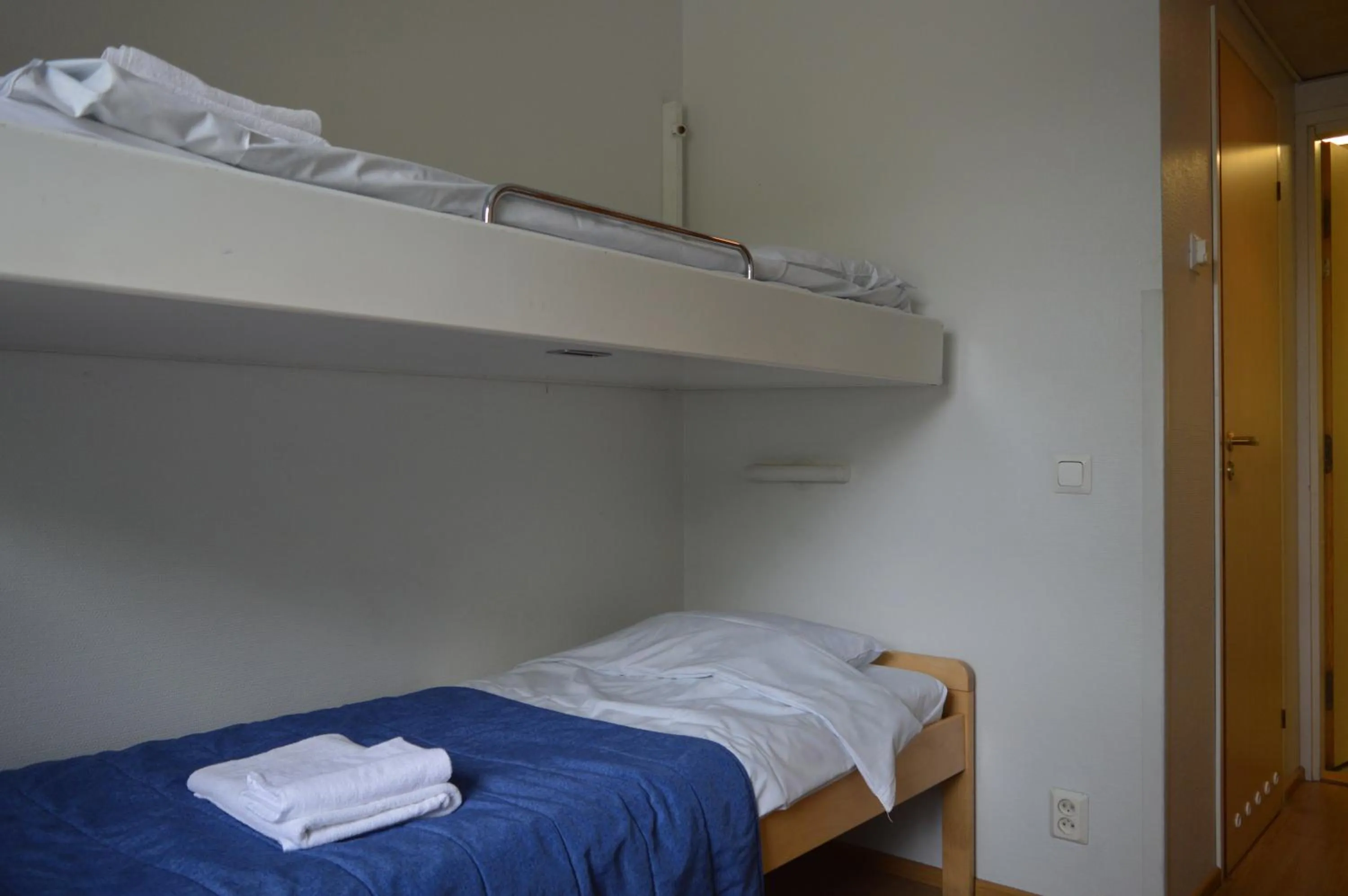 bunk bed, Bed in Hotel Tikkurila