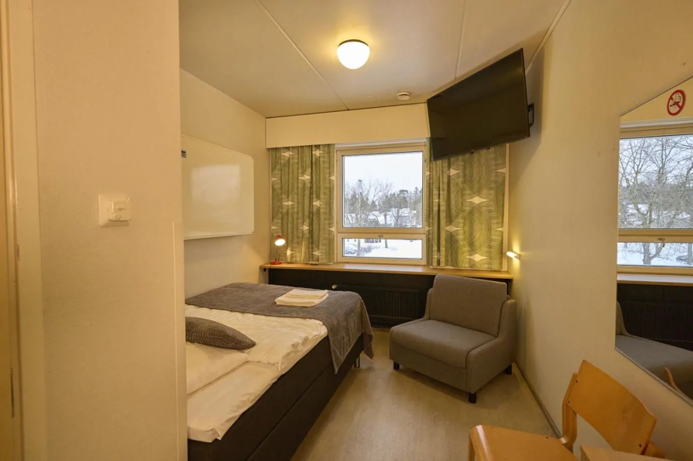 Bed in Hotel Tikkurila