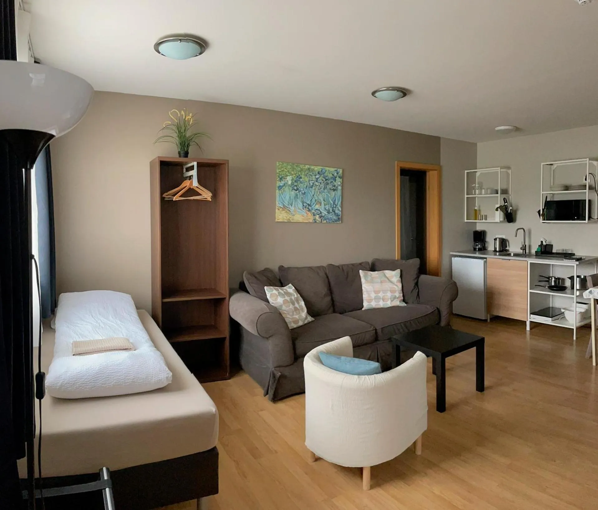 Kitchen or kitchenette in Stöð Guesthouse and apartments