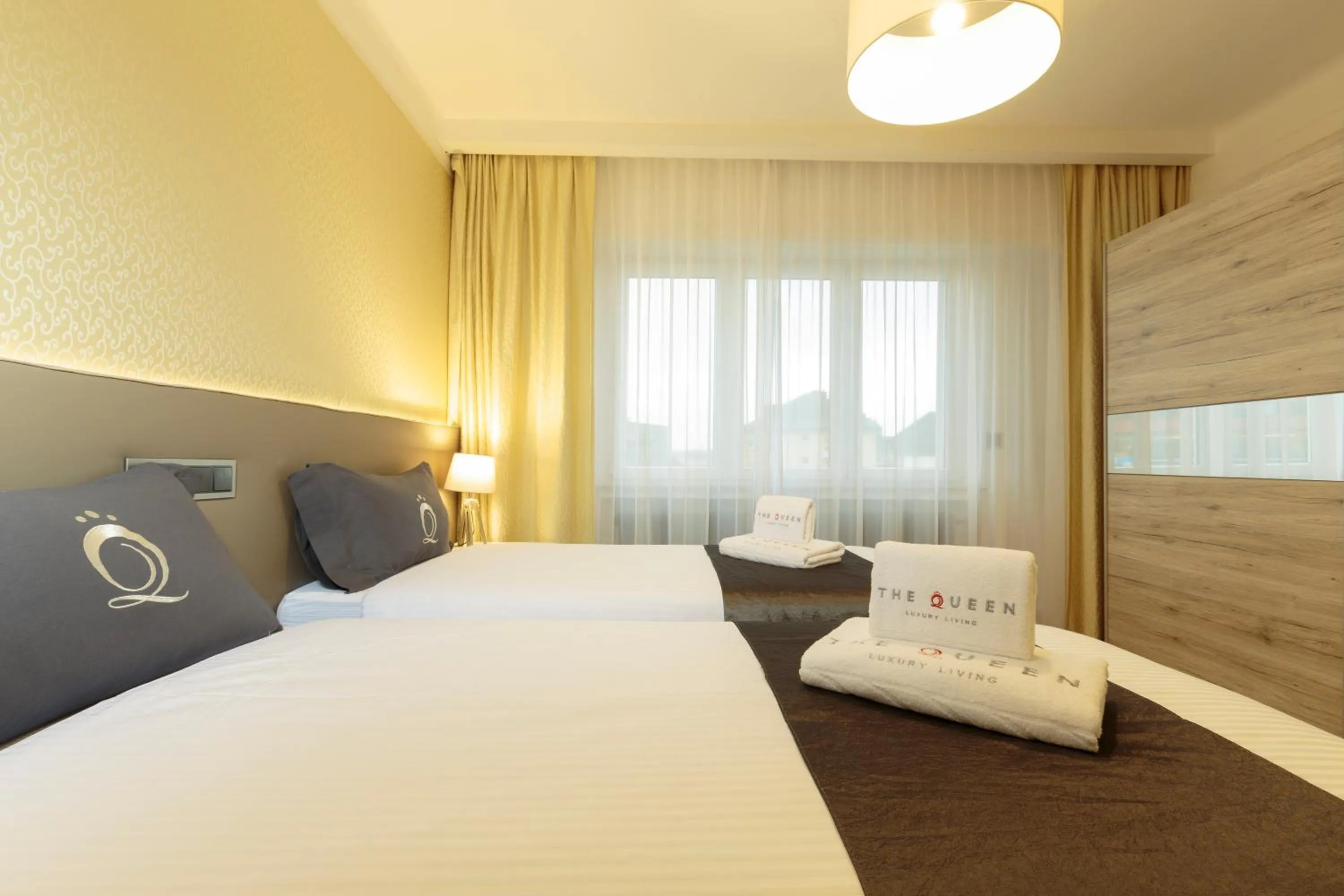 Bedroom, Bed in The Queen Luxury Apartments - Villa Giada