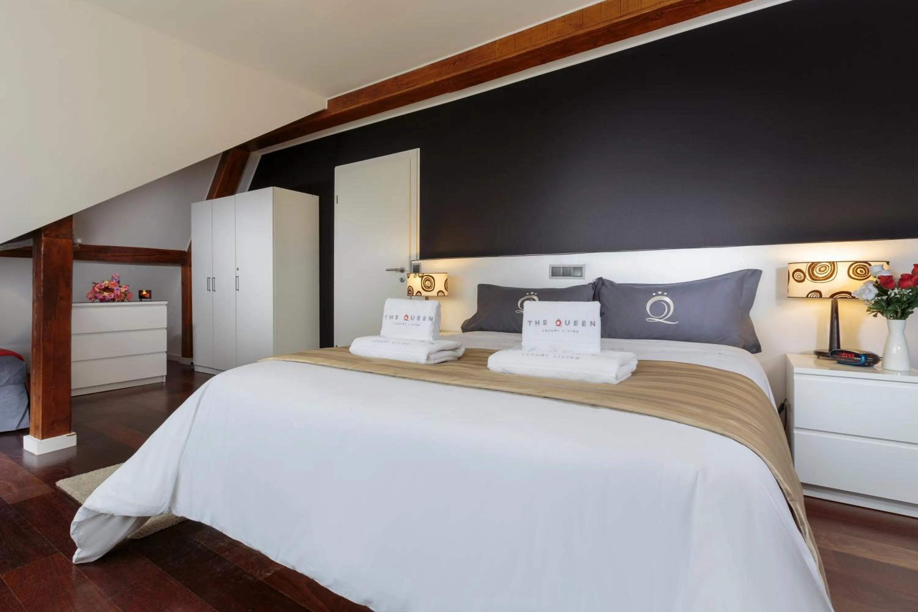 Bedroom, Bed in The Queen Luxury Apartments - Villa Giada