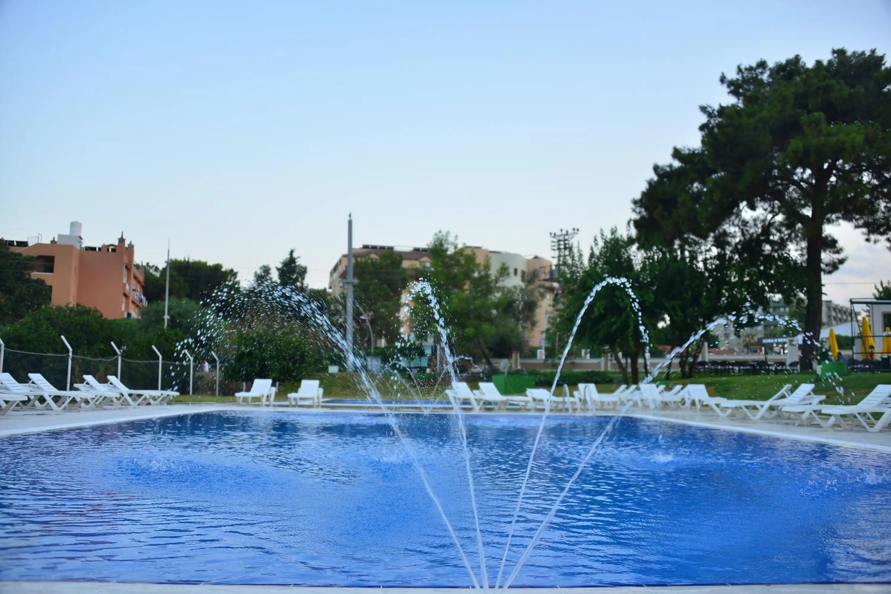 Day in Dream Town Hotel&Restaurant