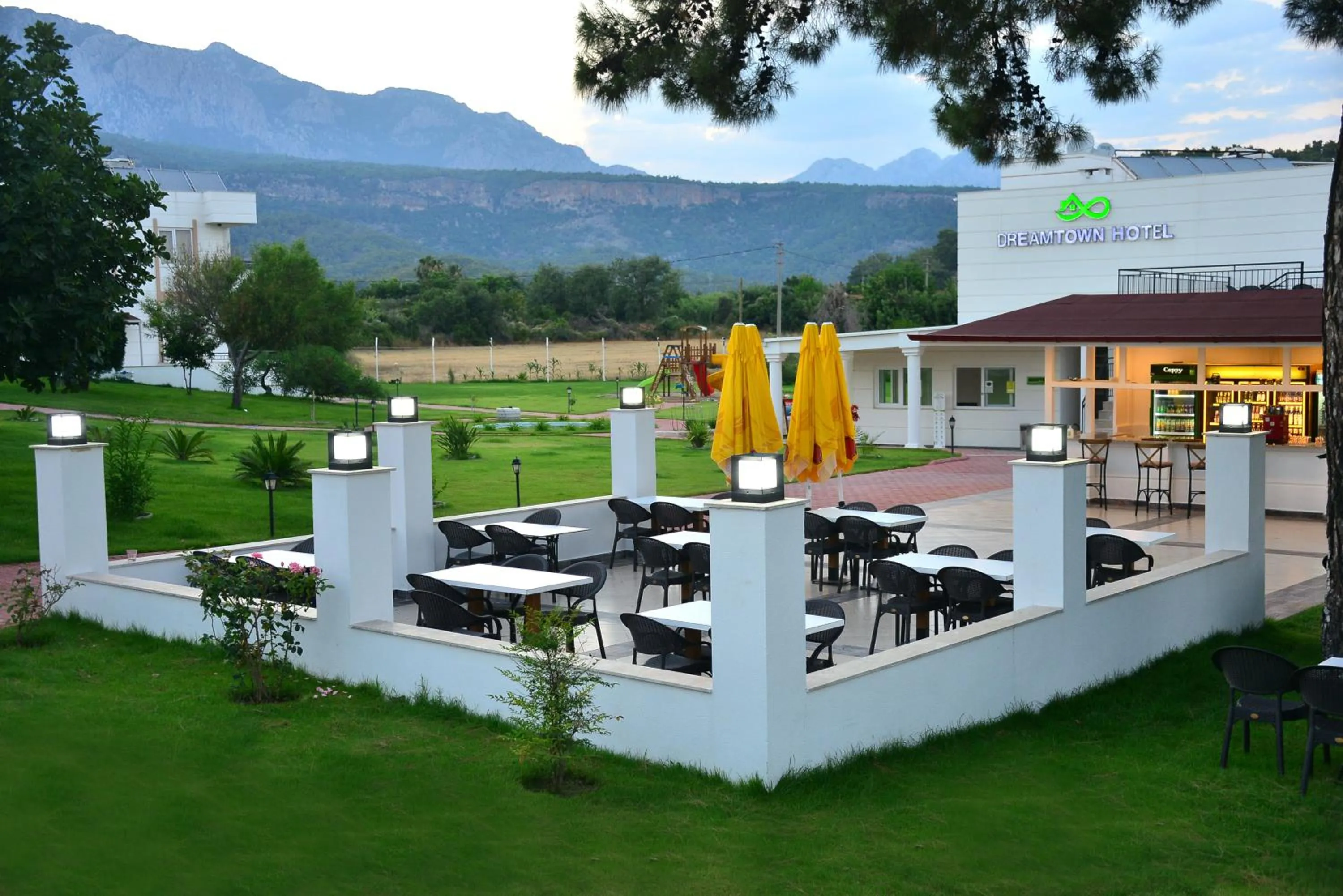 Garden in Dream Town Hotel&Restaurant