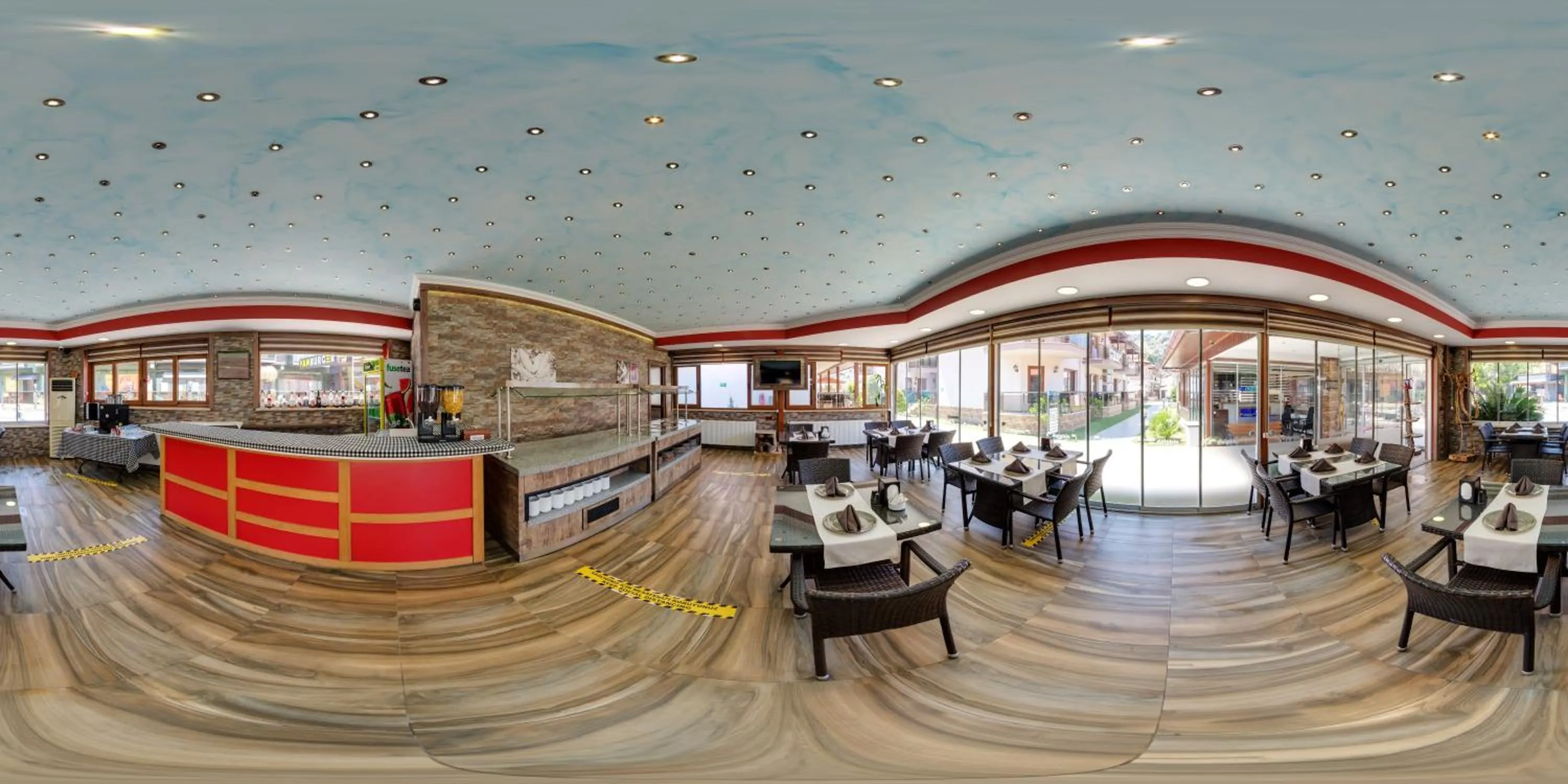 Restaurant/places to eat in Dolphin Park Hotel