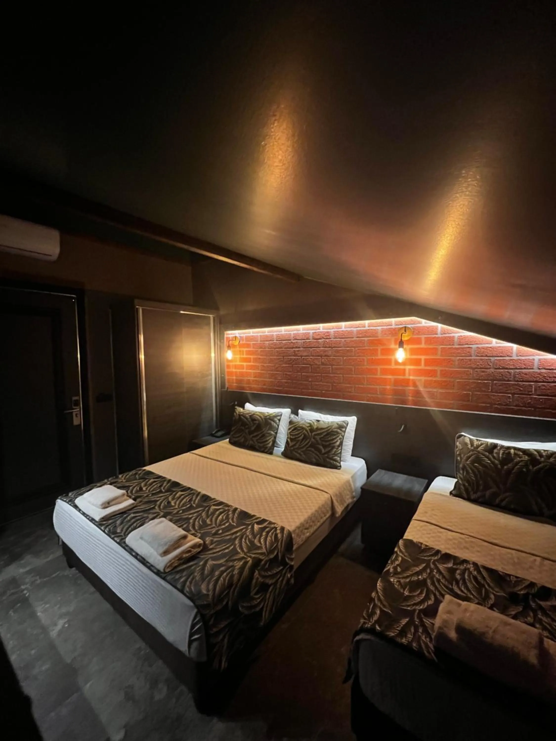 Massage in Dolphin Park Hotel