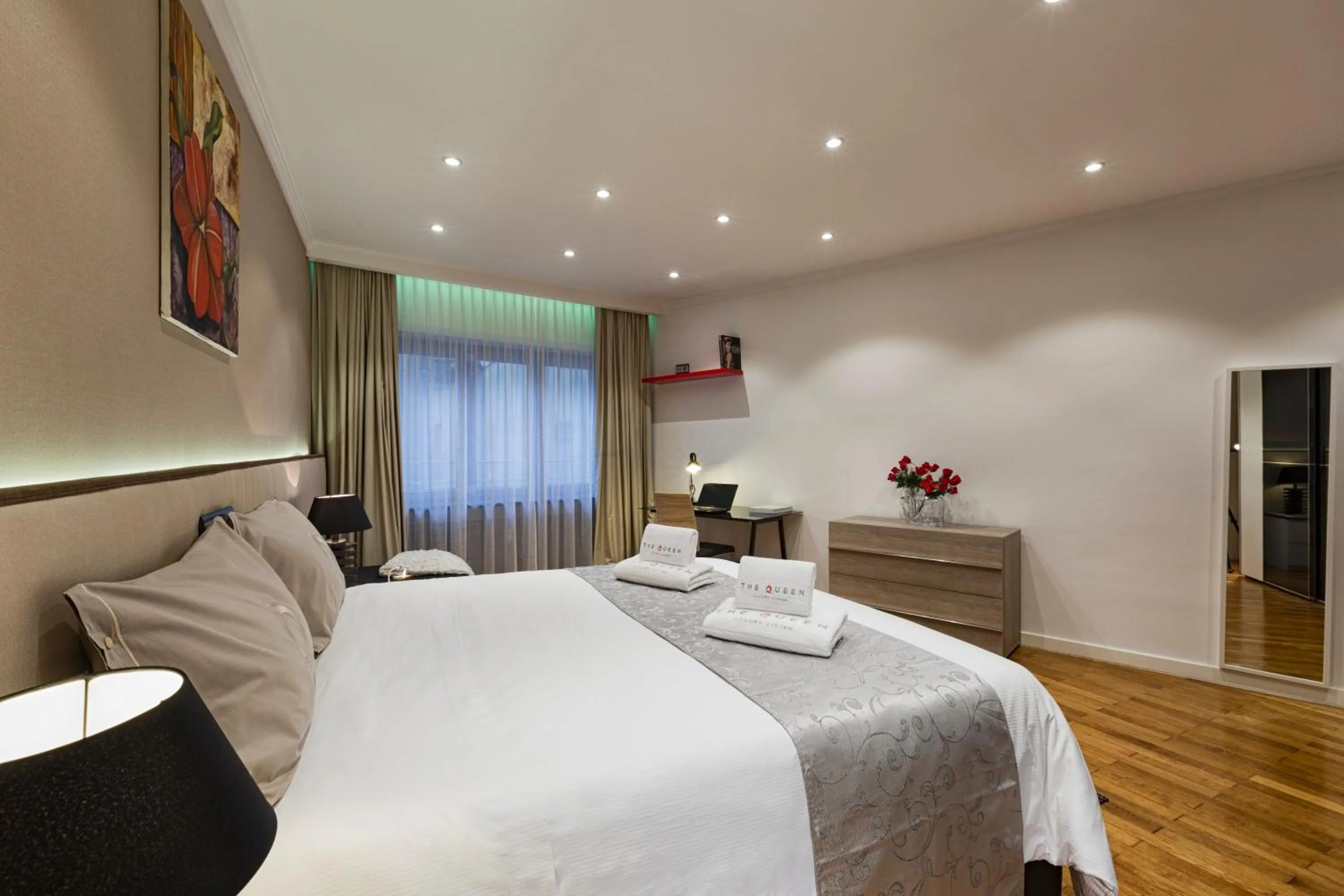 Bedroom, Bed in The Queen Luxury Apartments - Villa Liberty