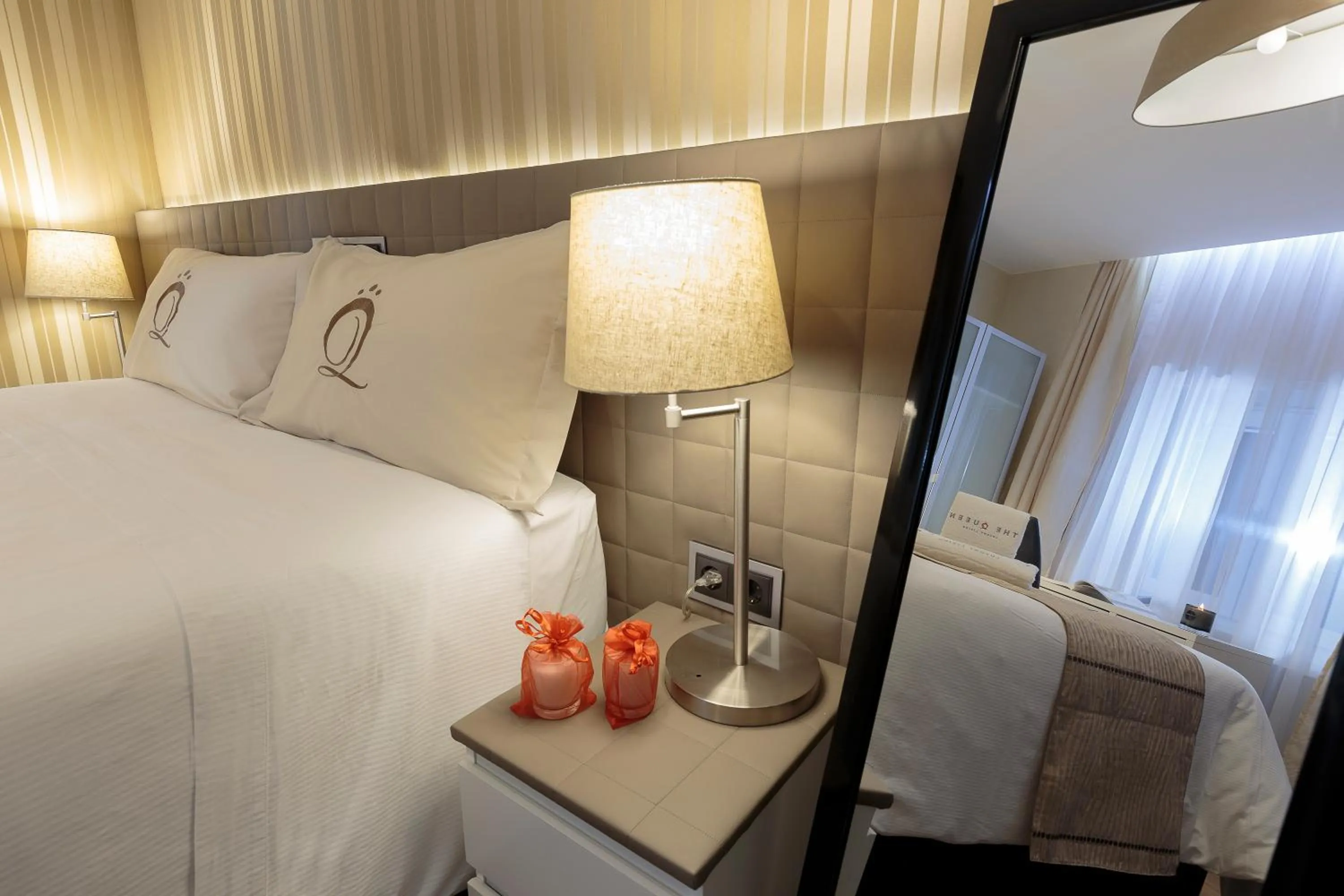 Bedroom, Bed in The Queen Luxury Apartments - Villa Liberty