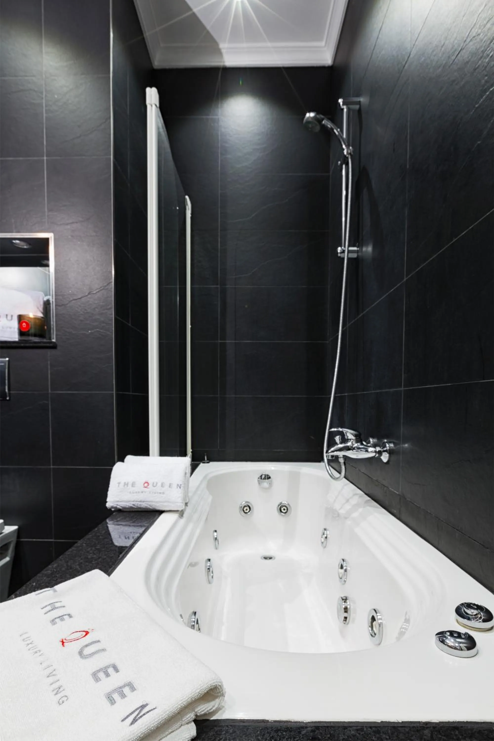 Bathroom in The Queen Luxury Apartments - Villa Liberty