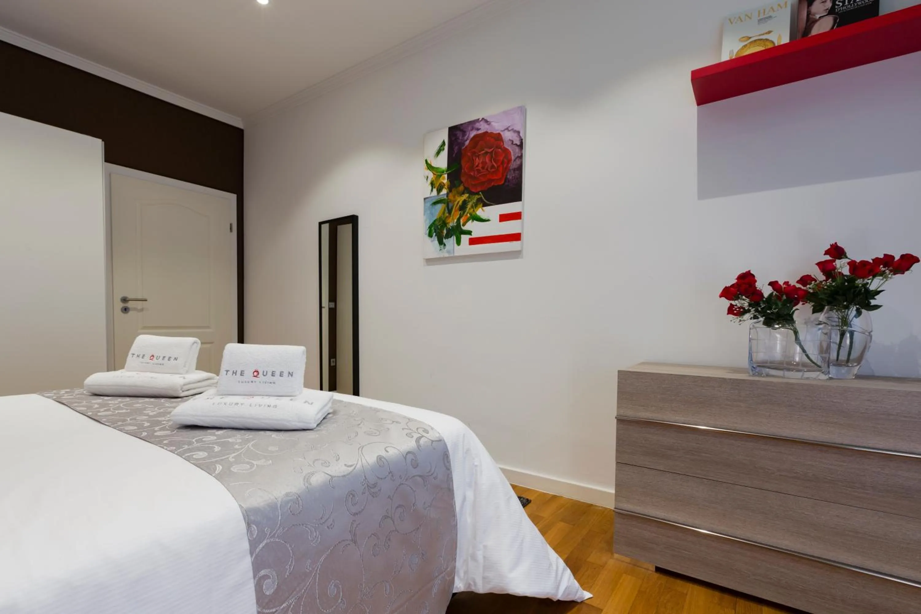 Bedroom, Bed in The Queen Luxury Apartments - Villa Liberty