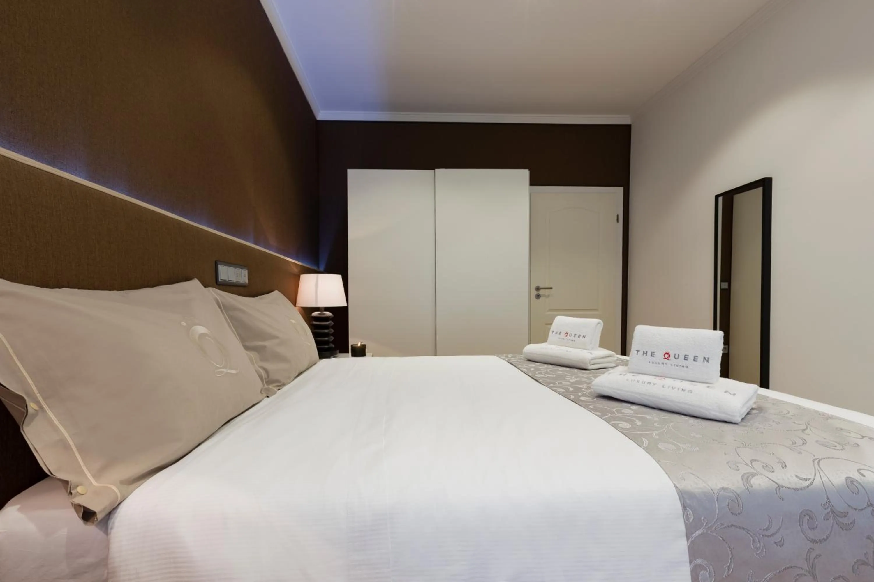 Bedroom, Bed in The Queen Luxury Apartments - Villa Liberty