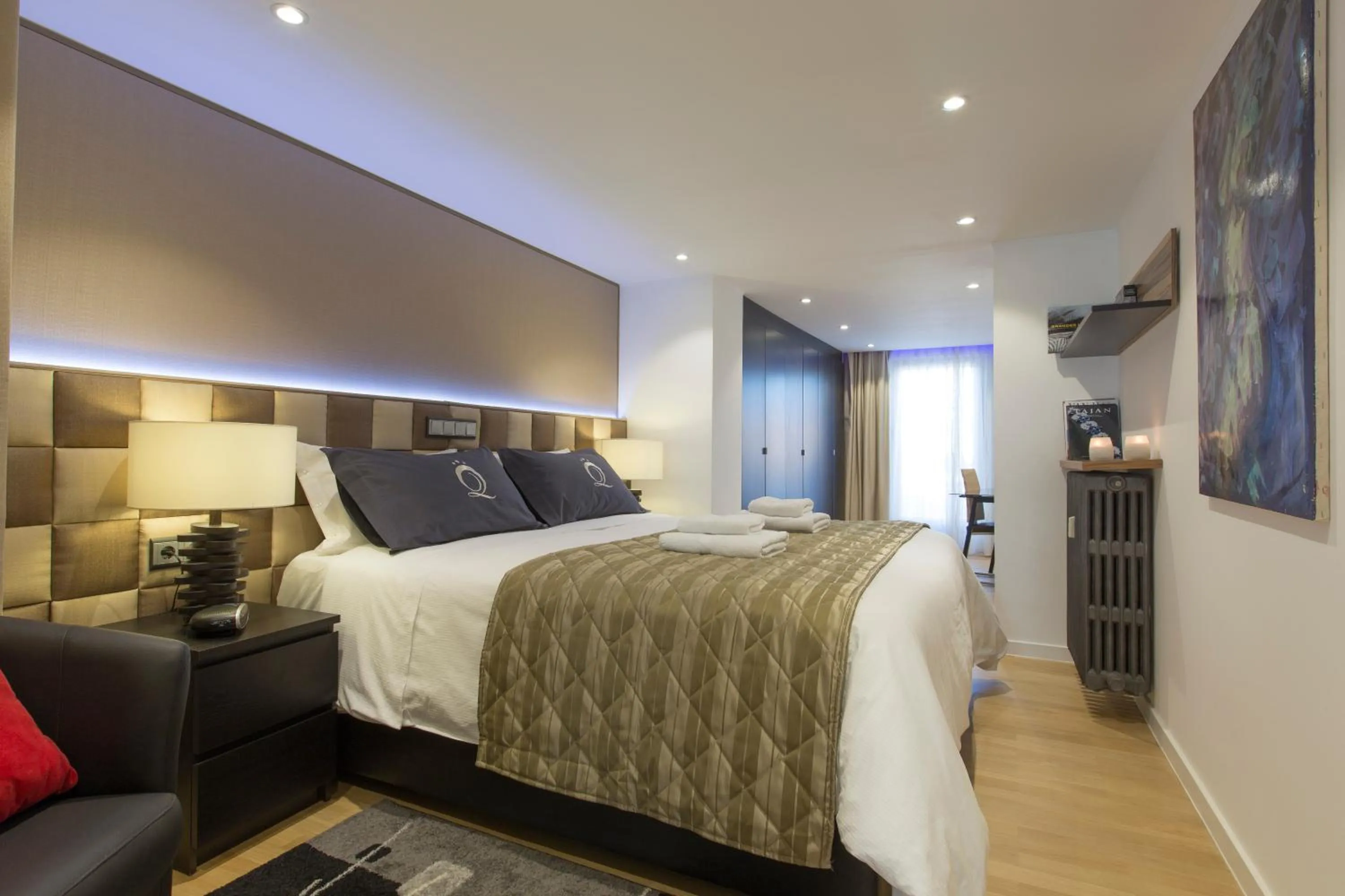 Bedroom, Bed in The Queen Luxury Apartments - Villa Liberty