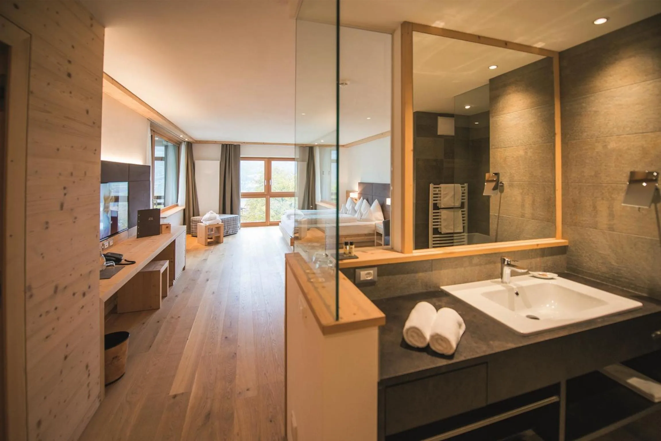 Bathroom, Bed in Hotel Fischer