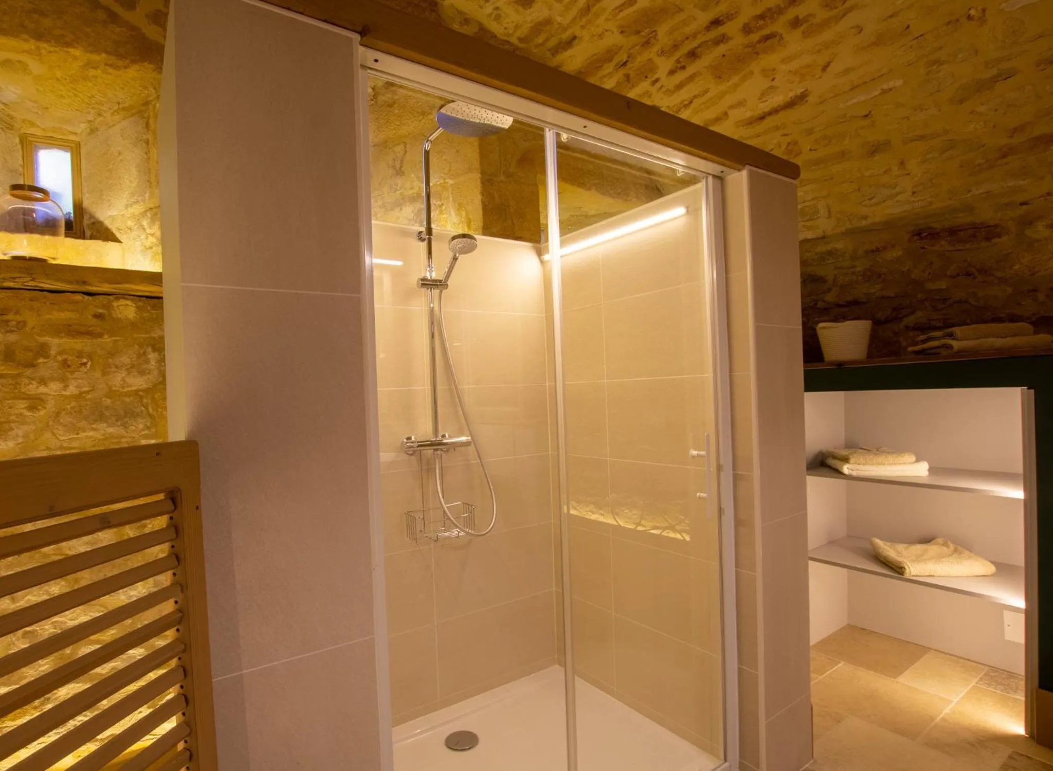 Shower in Le Clos de la Tour