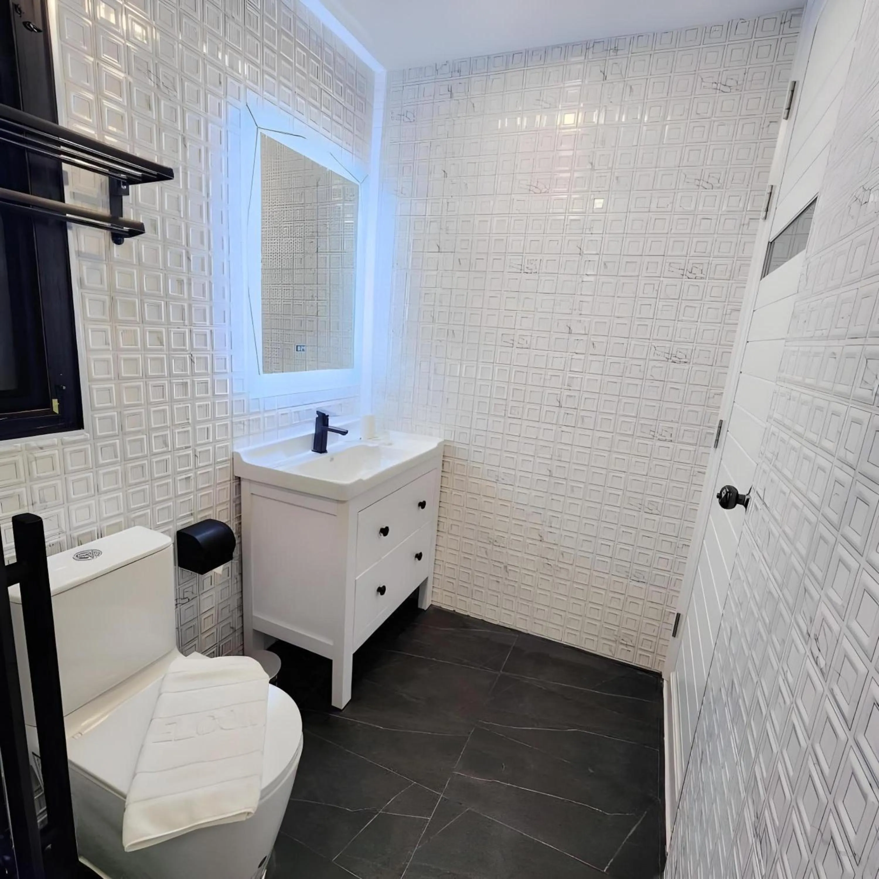 Toilet in Capital O 75422 Million Pillows