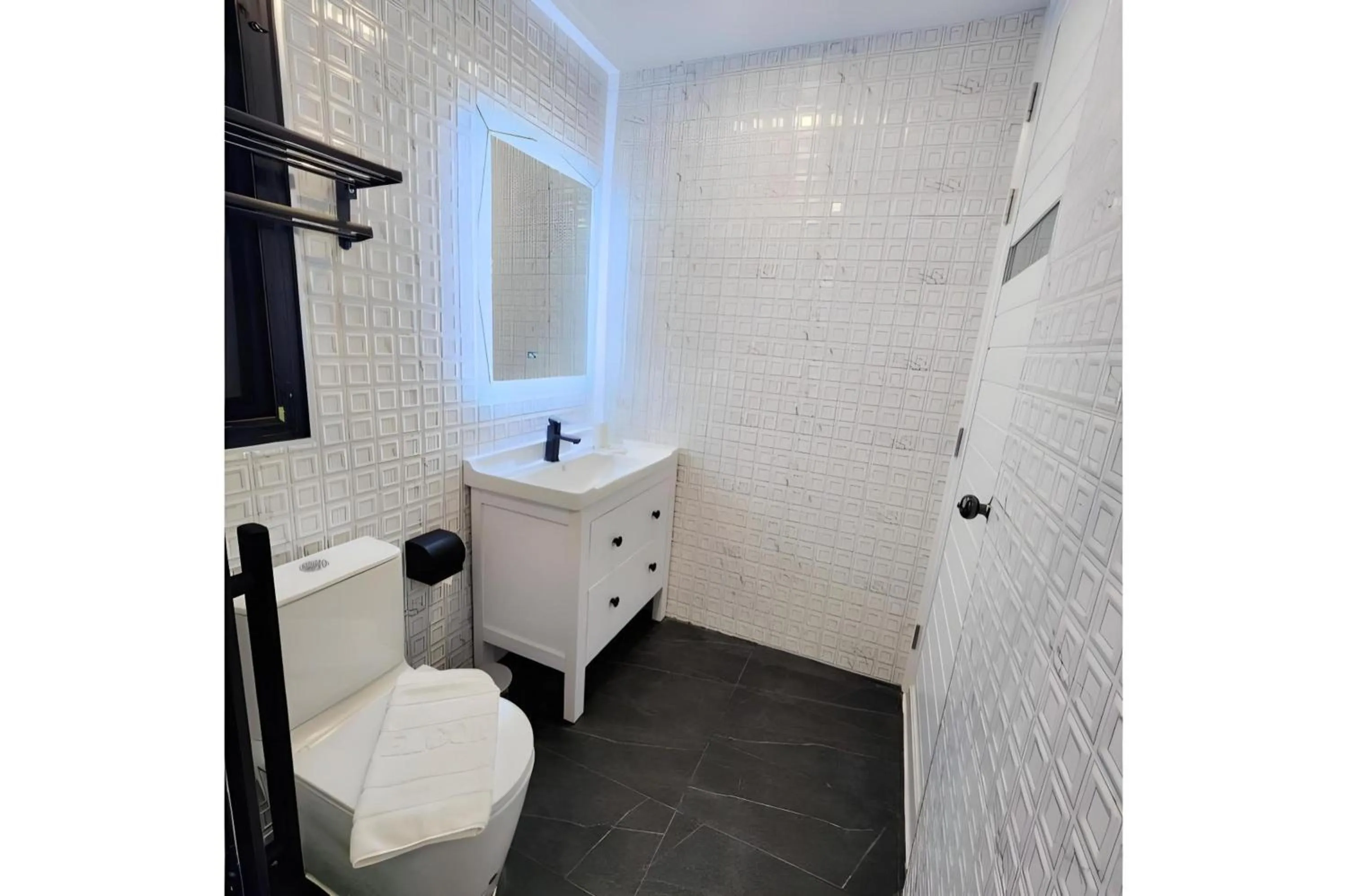 Toilet in Capital O 75422 Million Pillows