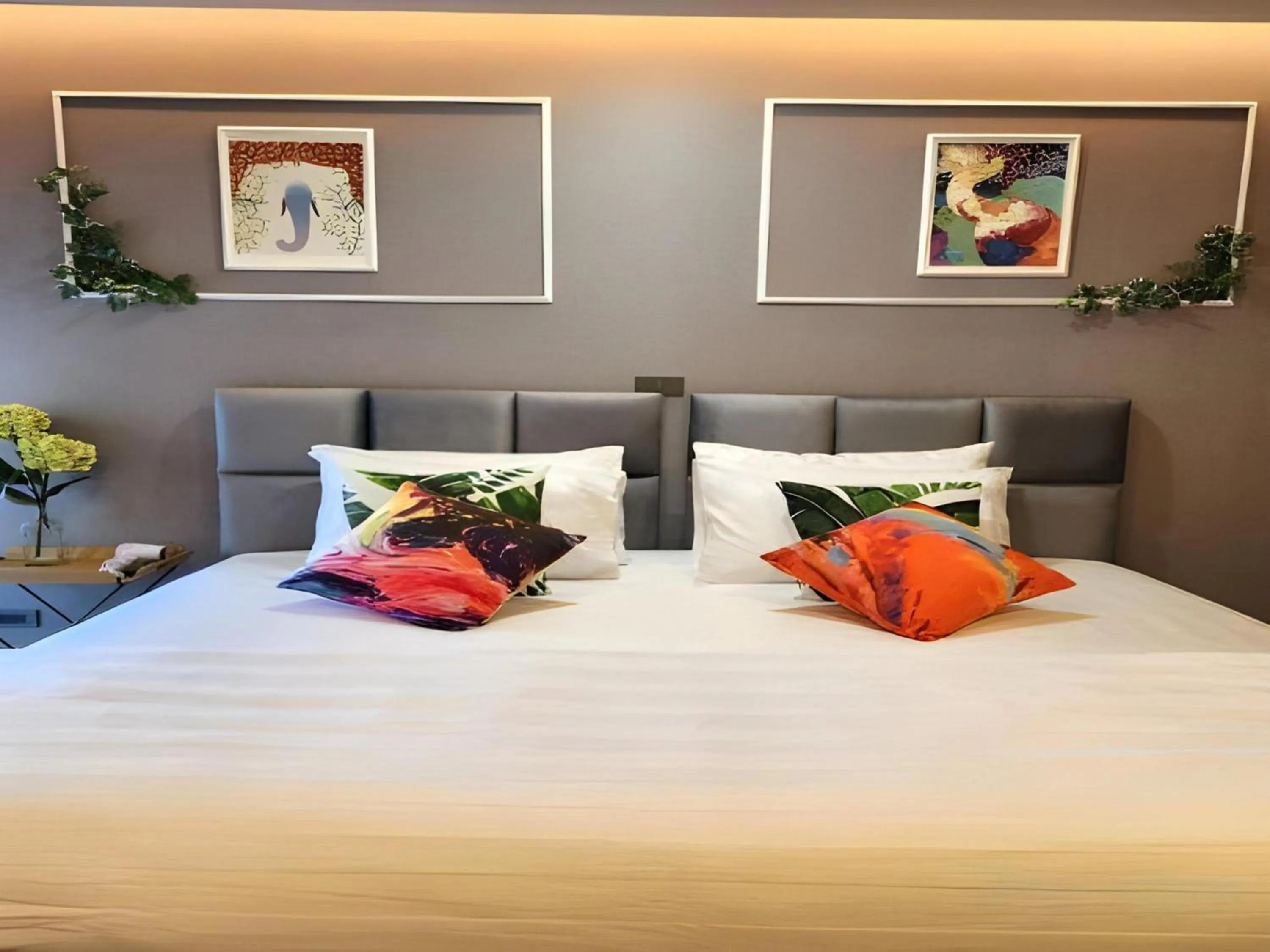 Bedroom, Bed in Capital O 75422 Million Pillows