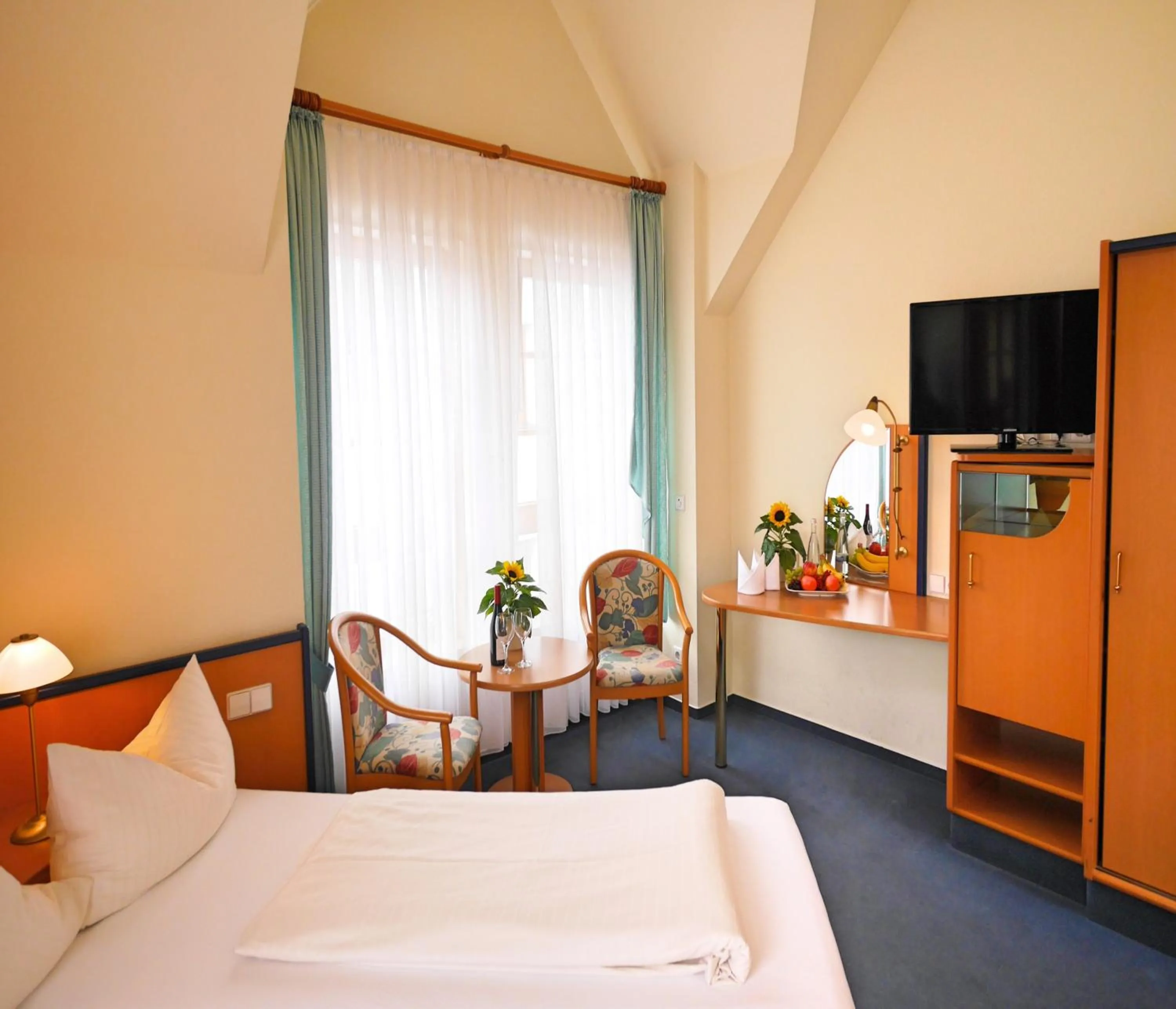 Bed in Kohlers Hotel Engel