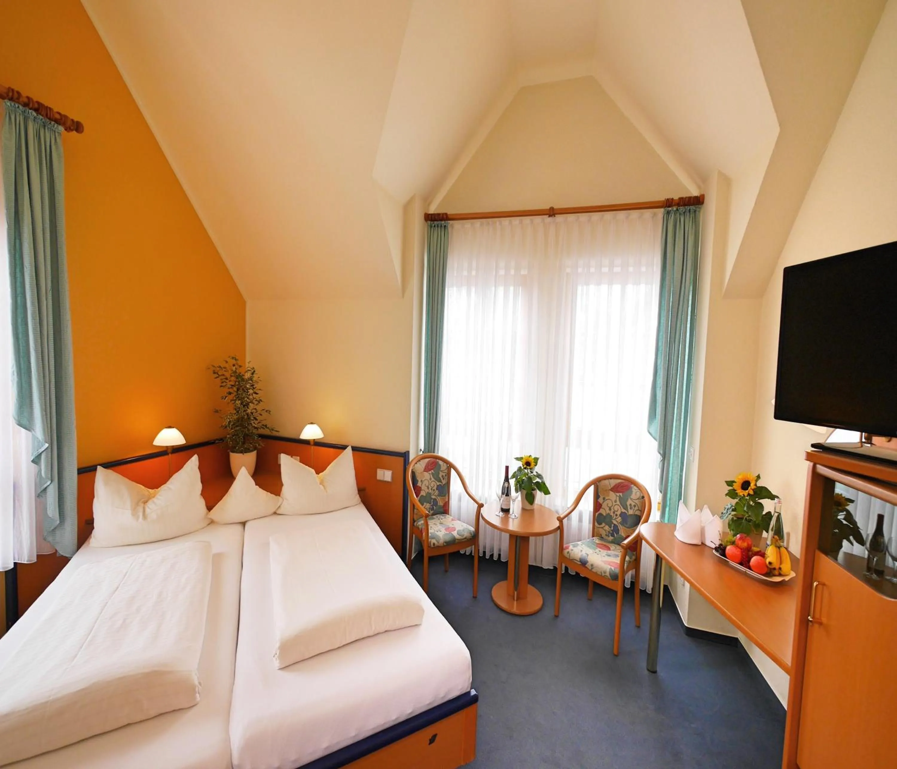 TV and multimedia, Bed in Kohlers Hotel Engel