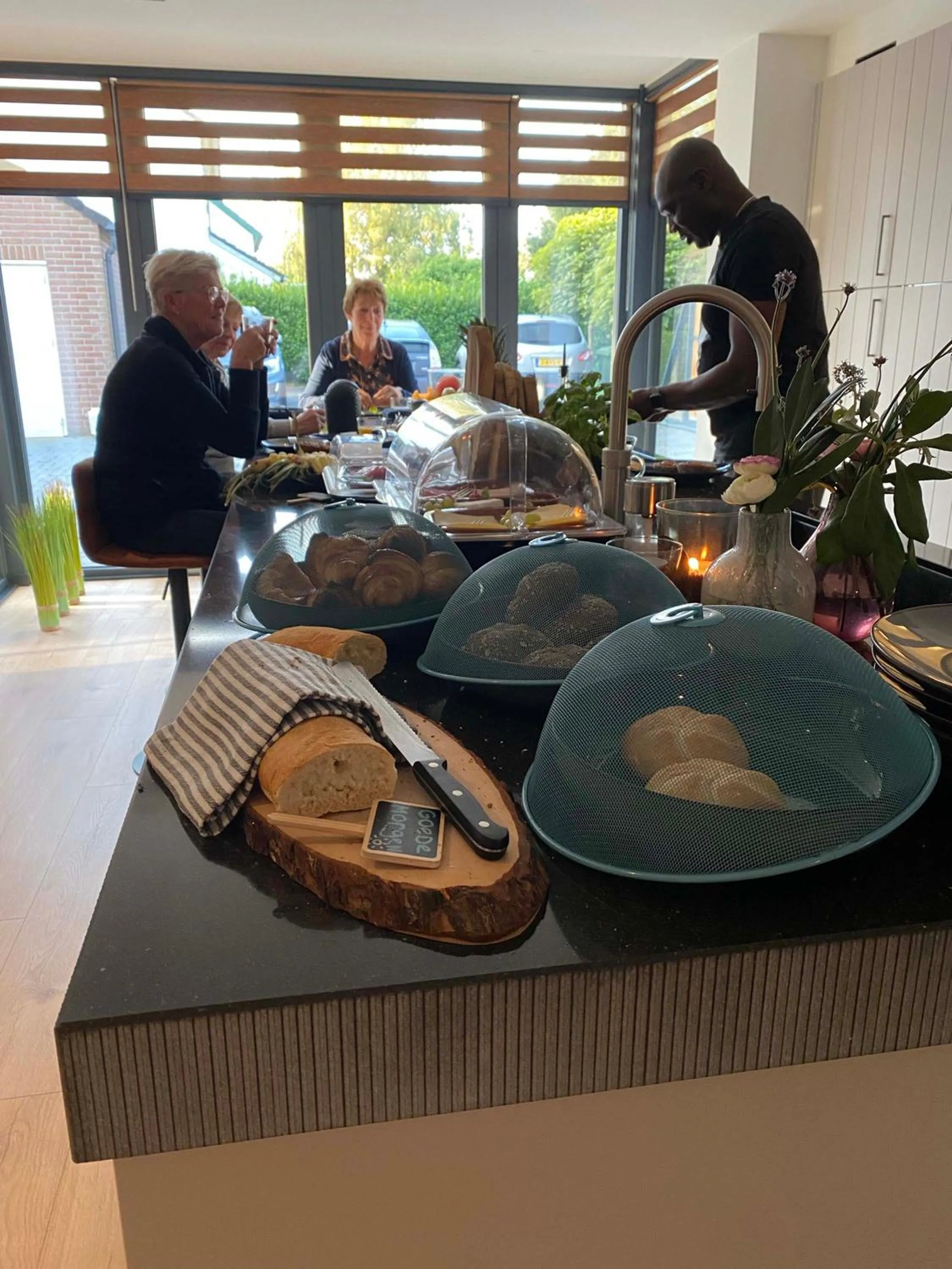 People in Vida Verde