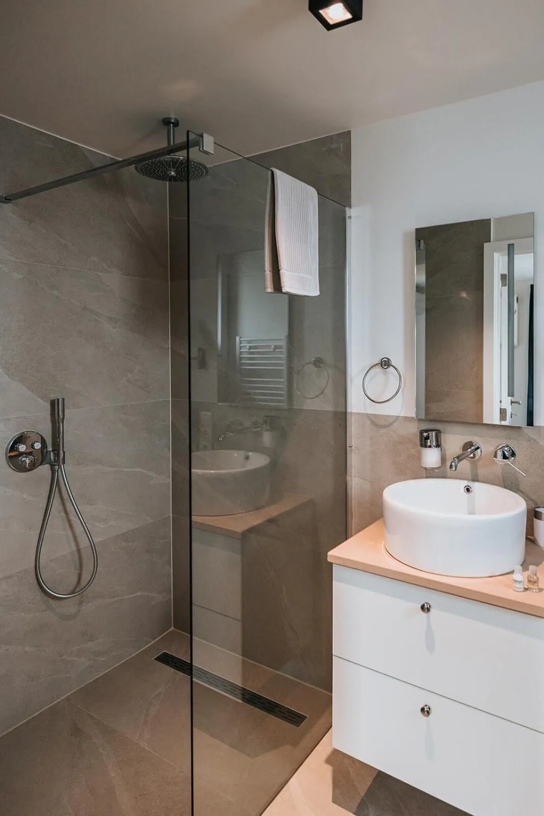 Shower in Vida Verde