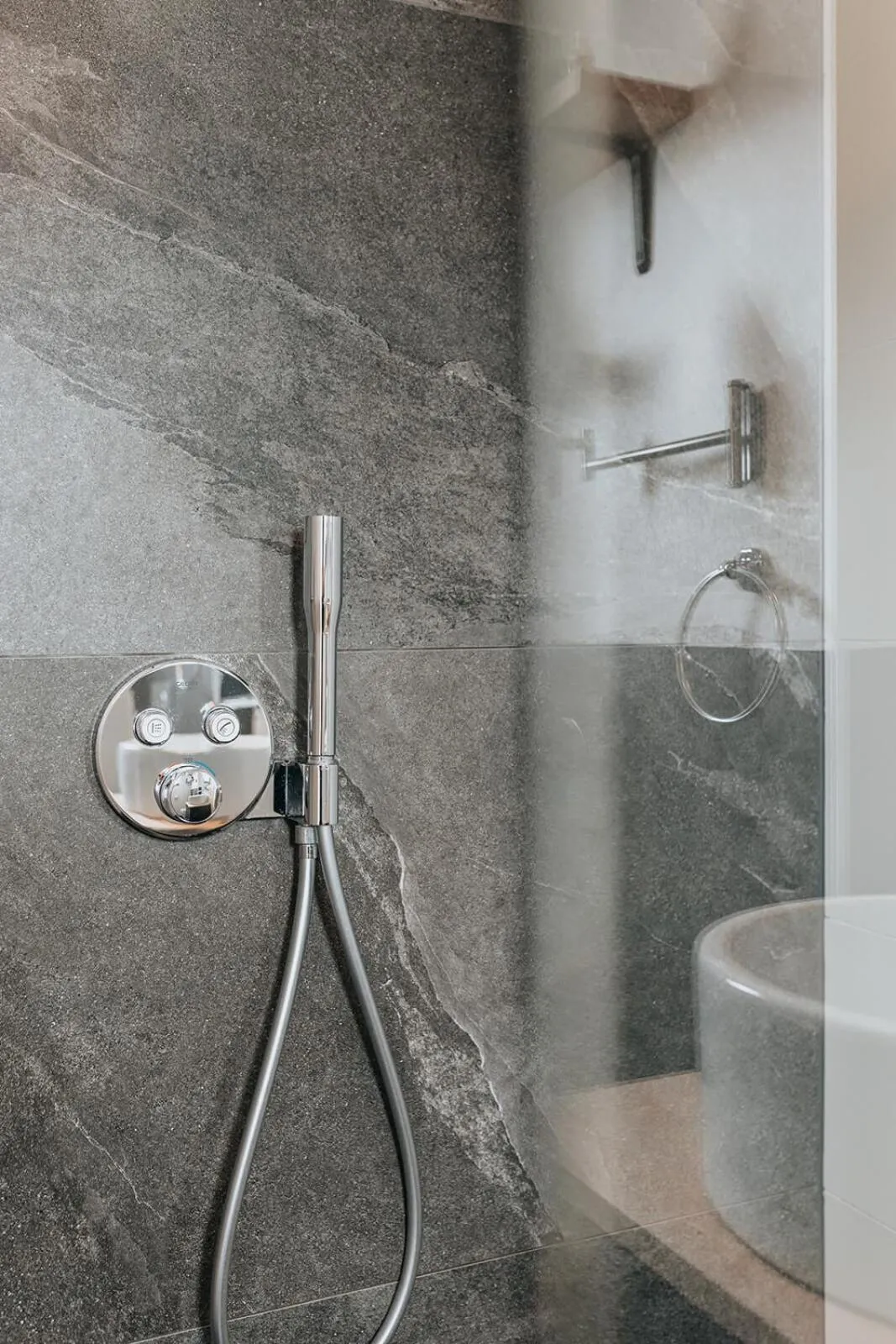 Shower in Vida Verde