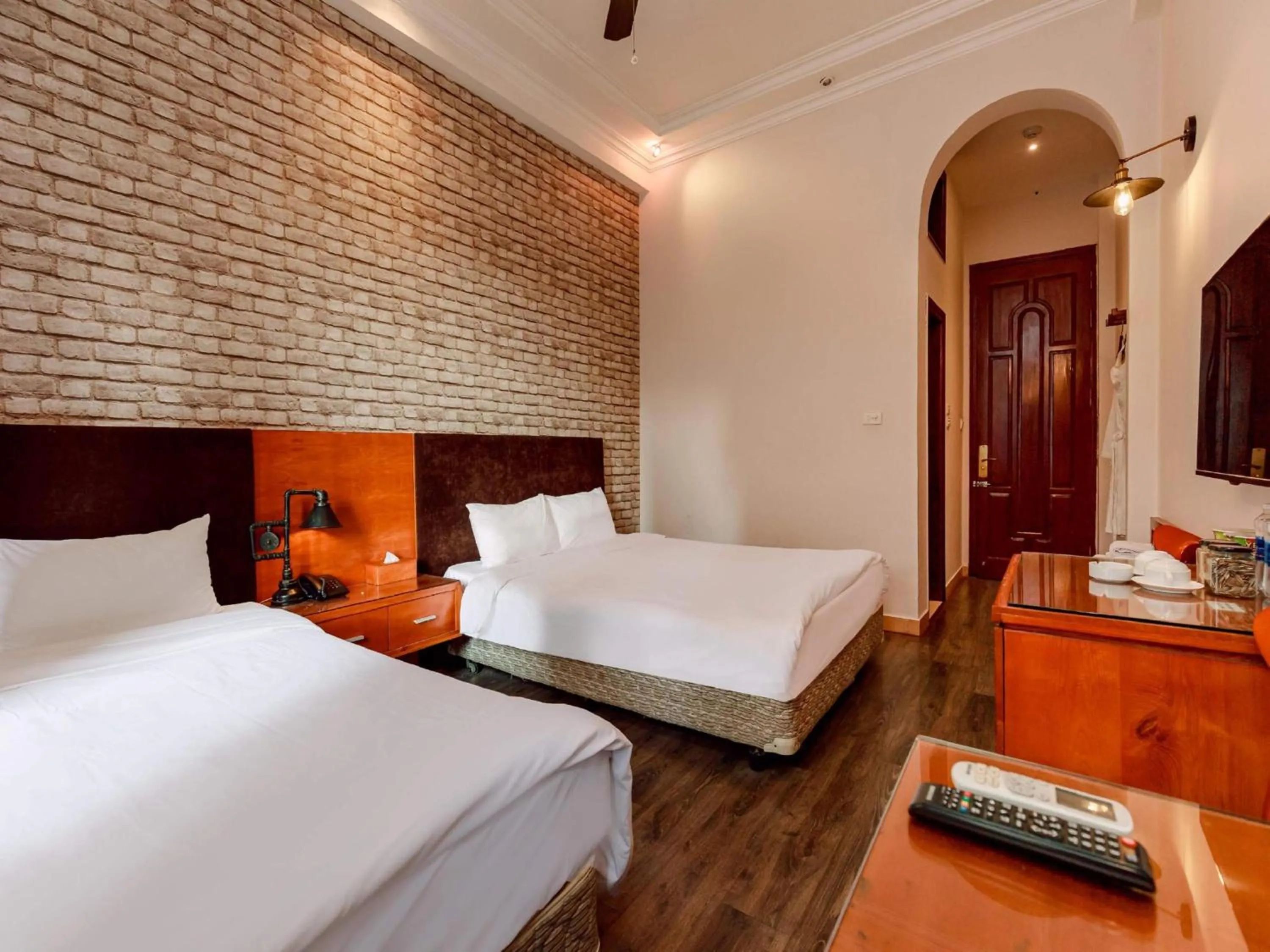 Bedroom, Bed in Super OYO Capital O 1173 Le Grand Hanoi Hotel - The Ruby