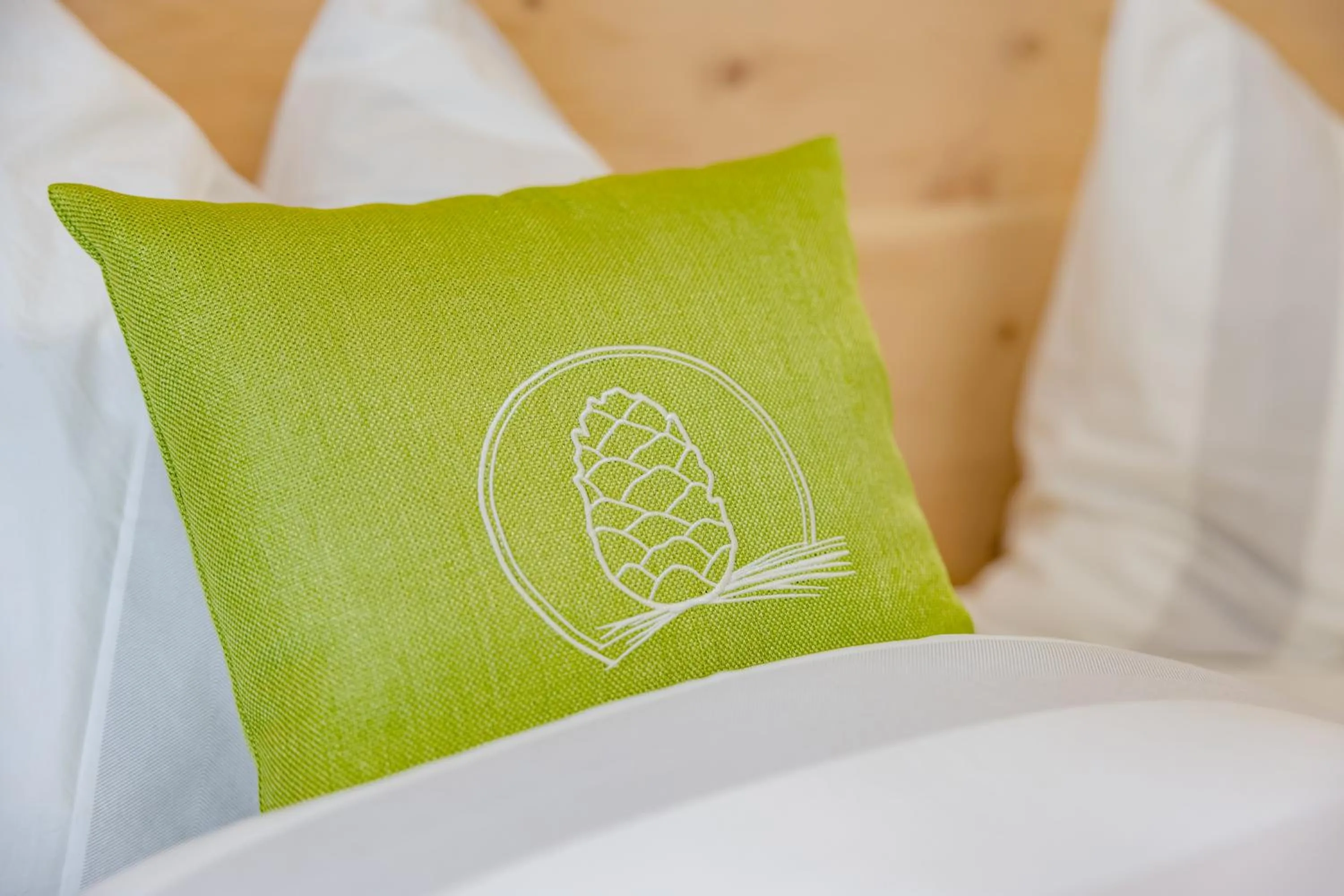 Logo/Certificate/Sign, Bed in Gästehaus Fiedlwirt