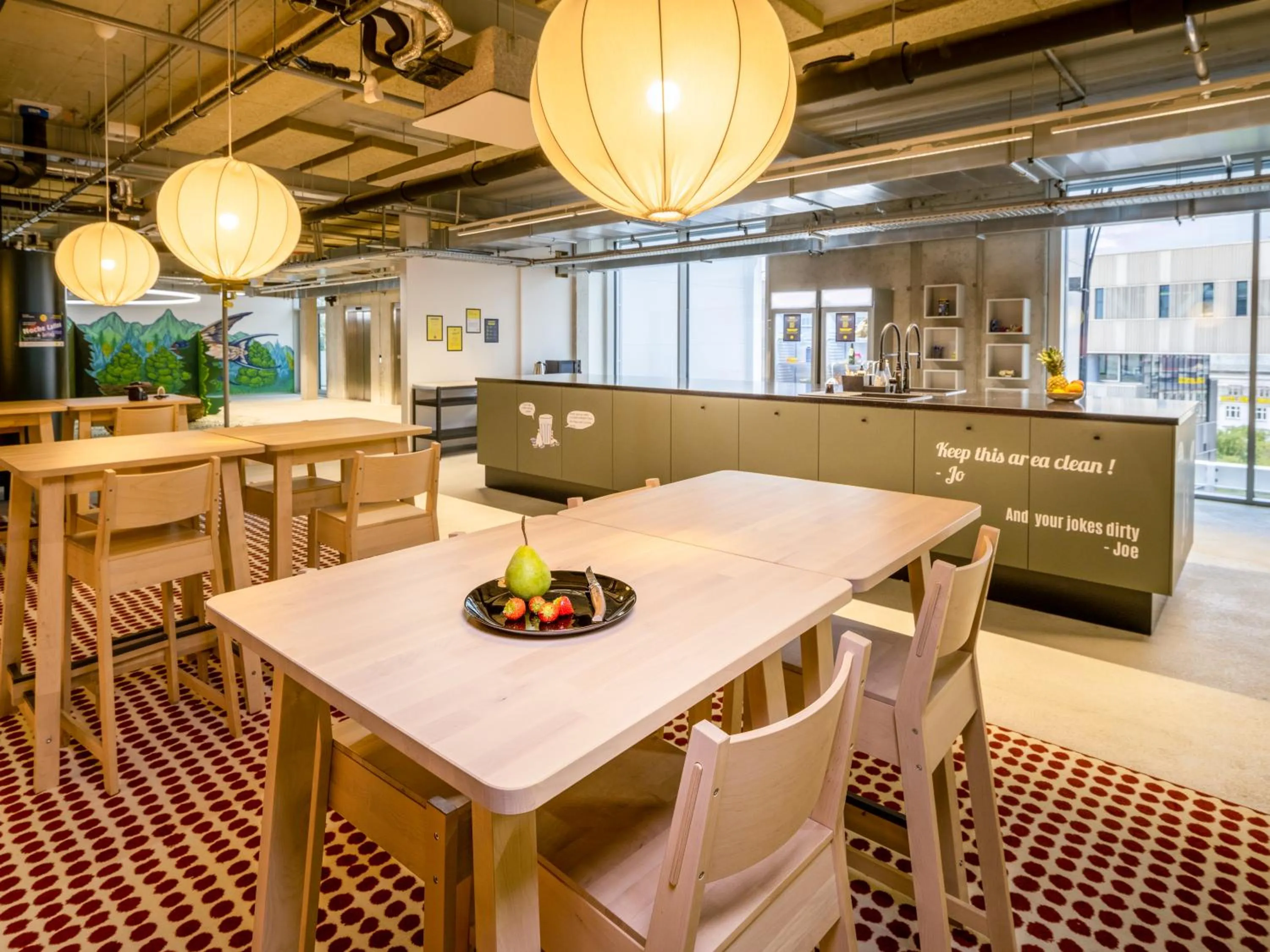 Kitchen or kitchenette in JO&JOE Vienna