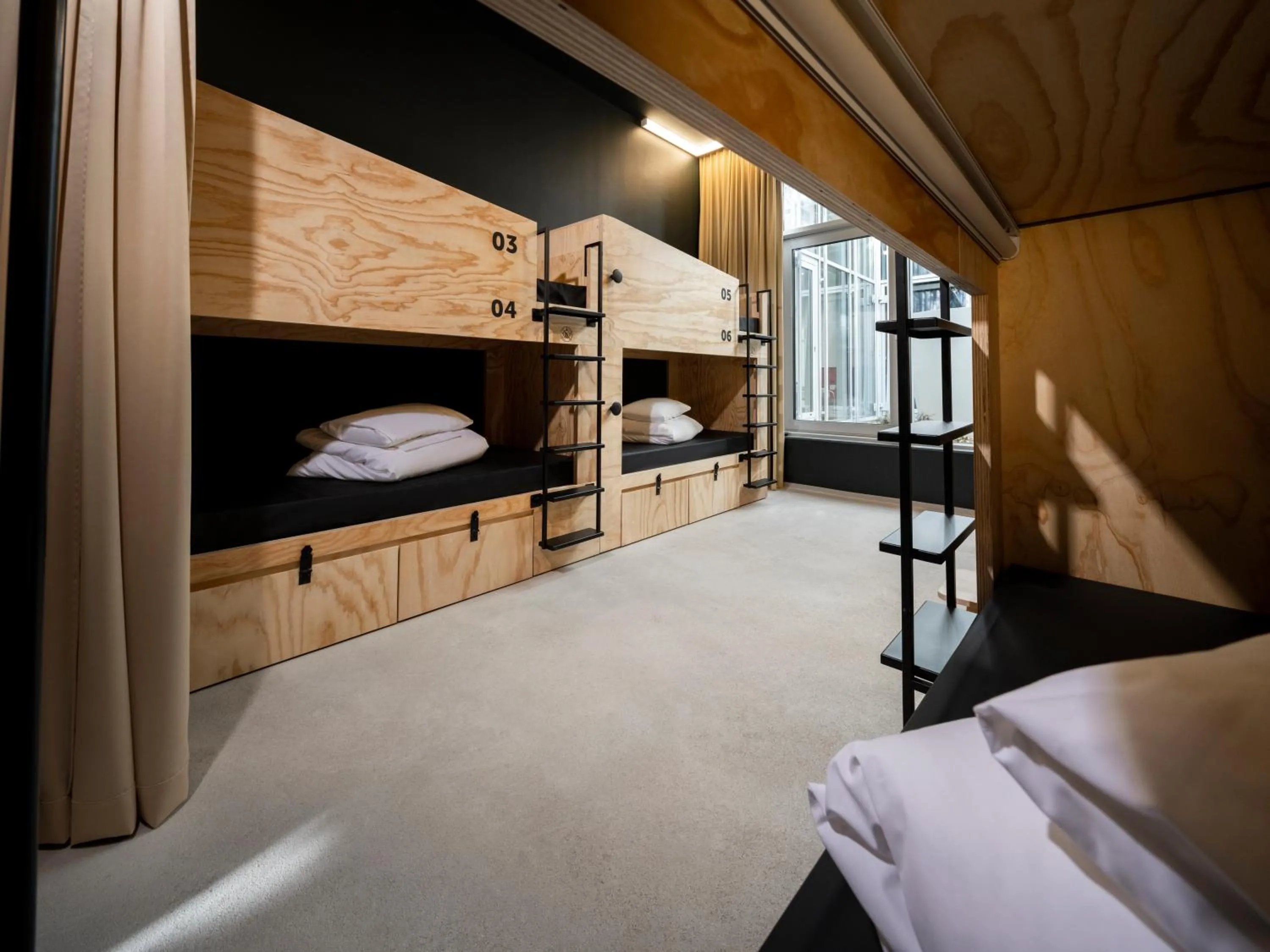 Patio, Bed in JO&JOE Vienna