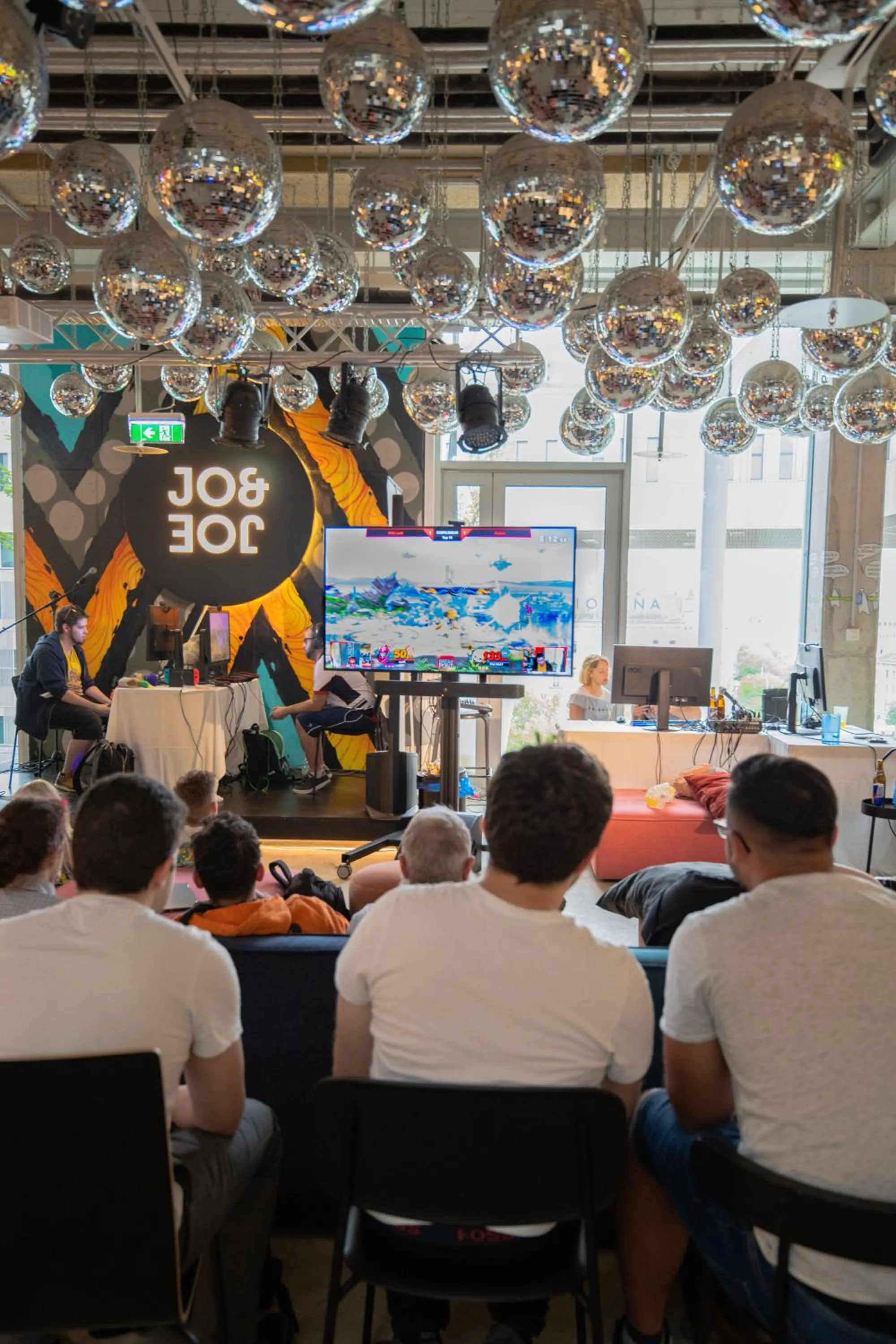 Evening entertainment in JO&JOE Vienna