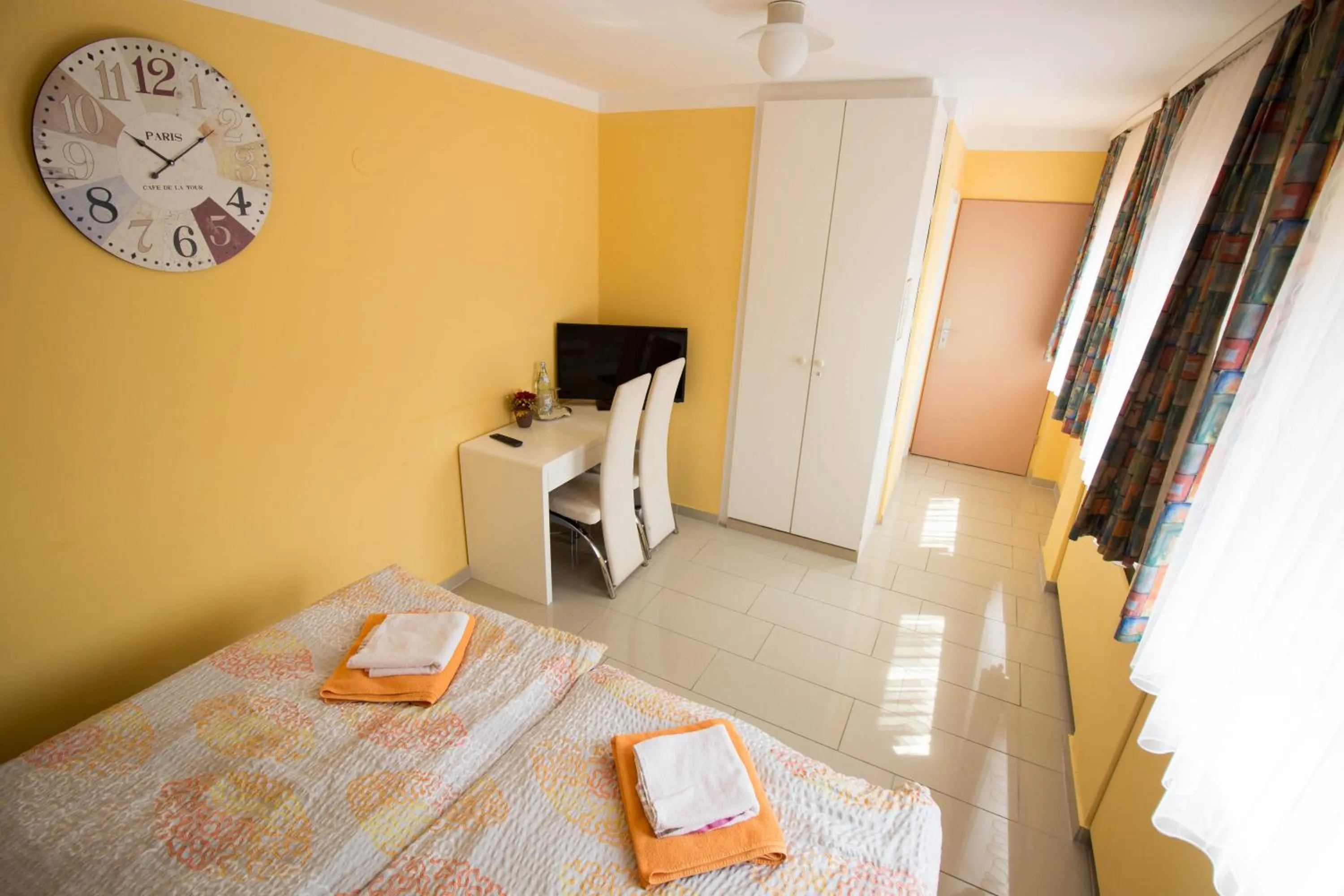 Photo of the whole room, Bed in Landhaus Havelse