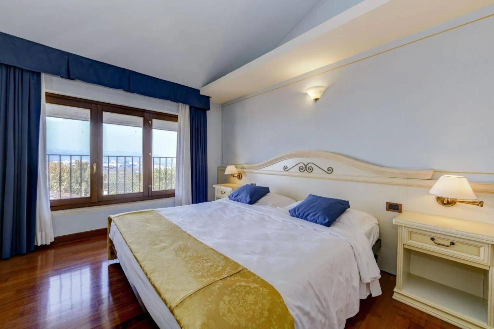 Bedroom, Bed in Hotel New Genziana