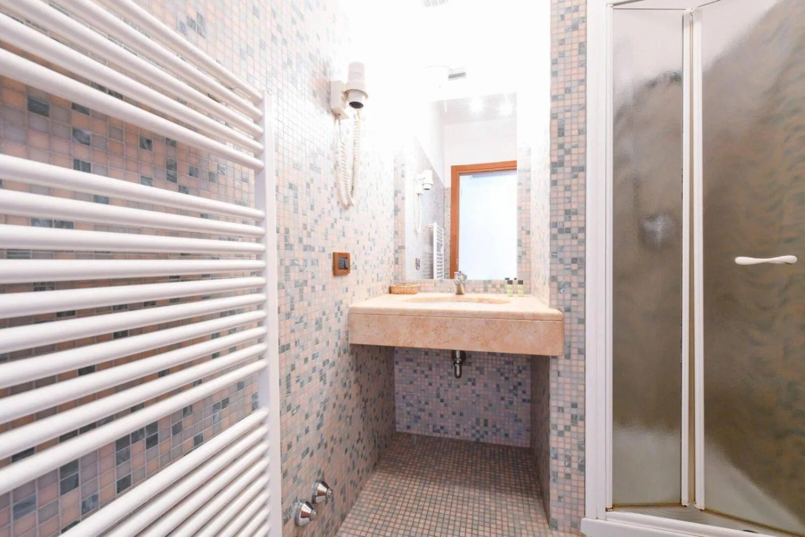 Shower in Hotel New Genziana