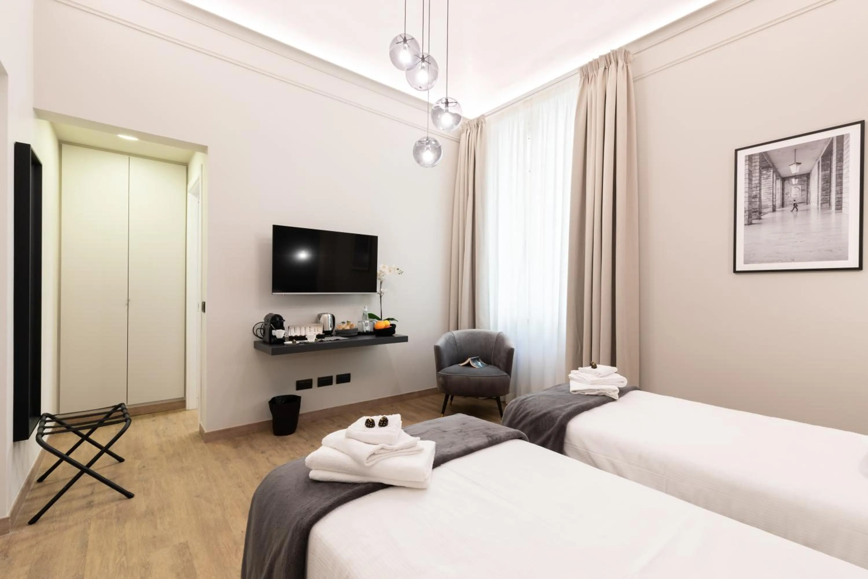 Bed in Foresteria di Piazza Cavour - Luxury Suites & Guest House