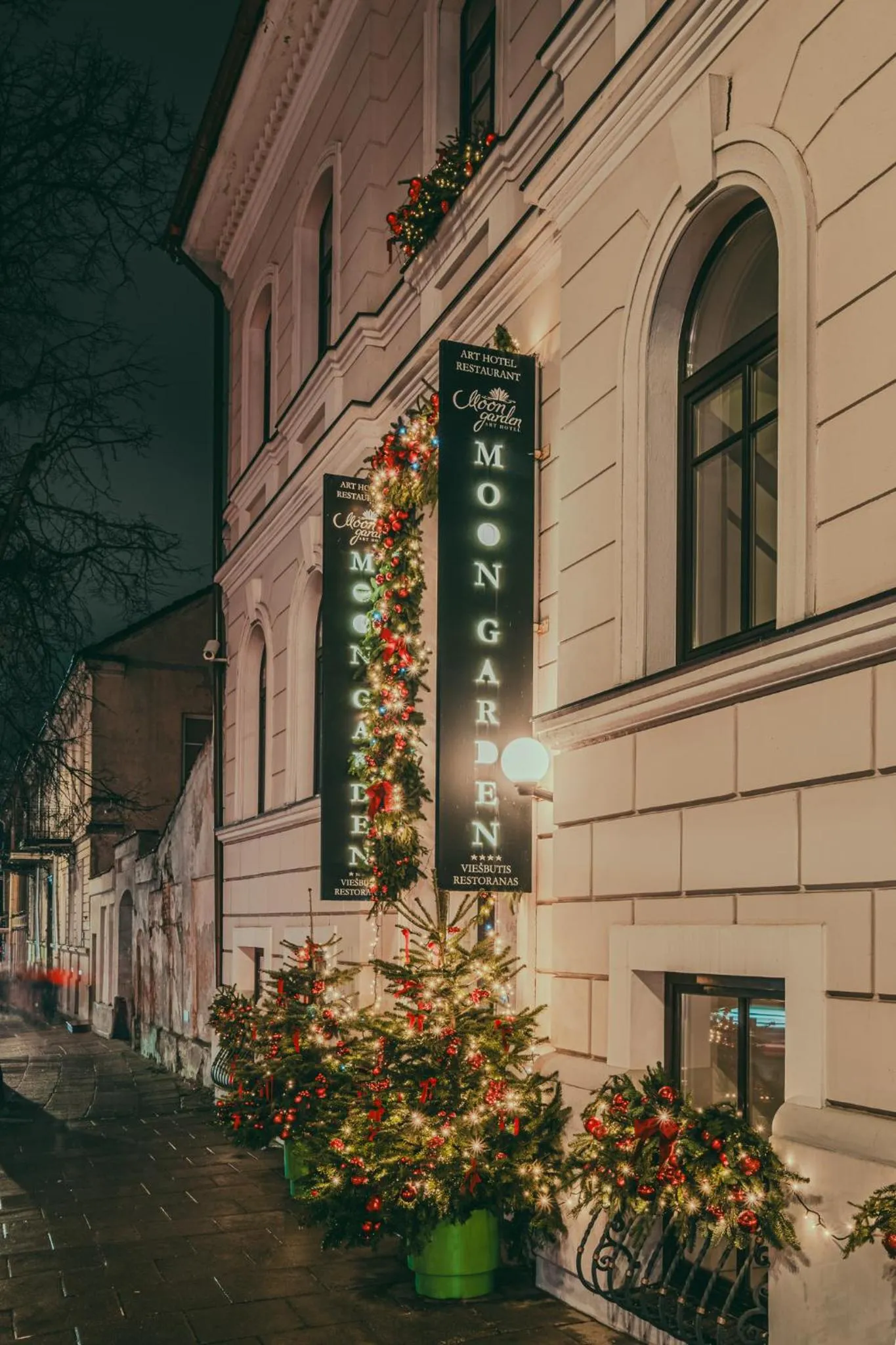 Property building in Moon Garden Old Town Hotel