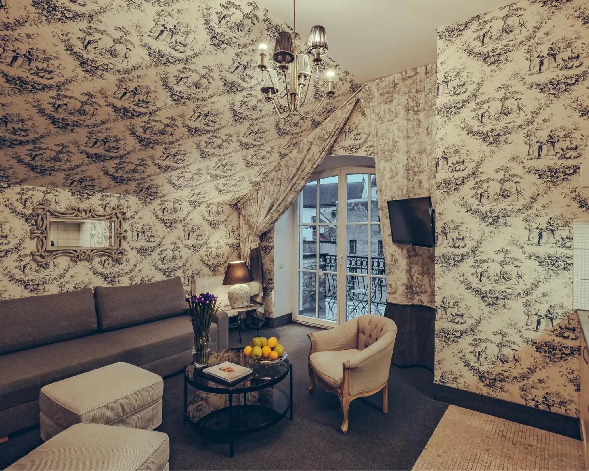 Deluxe Suite with Balcony in Moon Garden Old Town Hotel Deluxe Suite with Balcony in Moon Garden Old Town Hotel