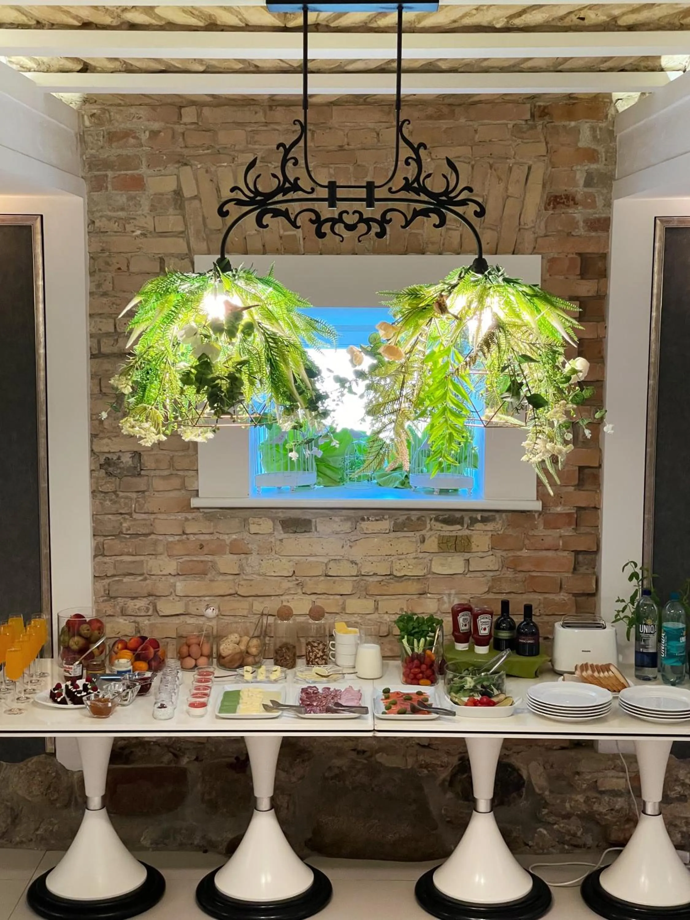 Breakfast in Moon Garden Old Town Hotel